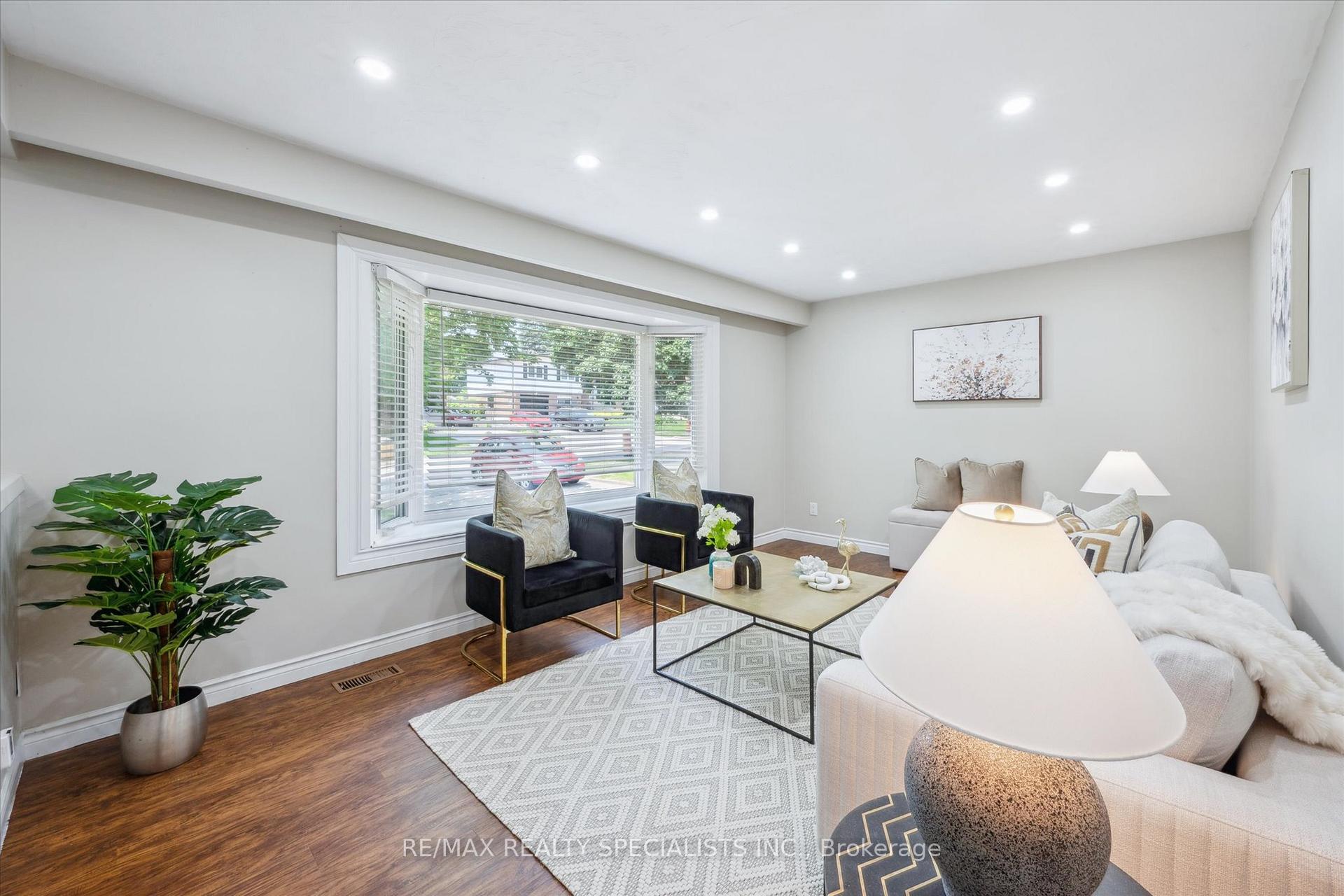 Photo 12 of 60 Kenwood Crescent, Guelph, Downtown — HOMEH
