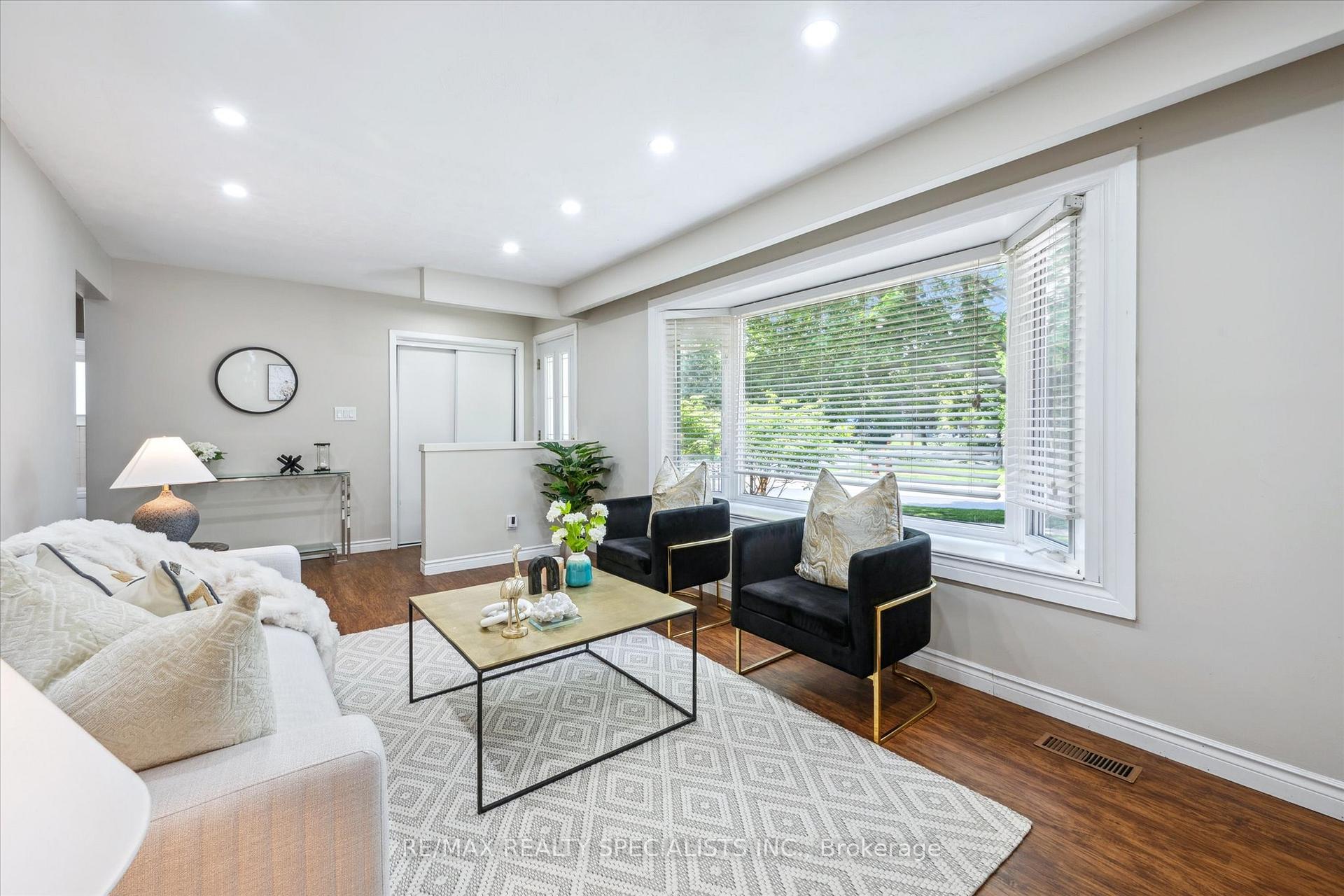 Photo 13 of 60 Kenwood Crescent, Guelph, Downtown — HOMEH