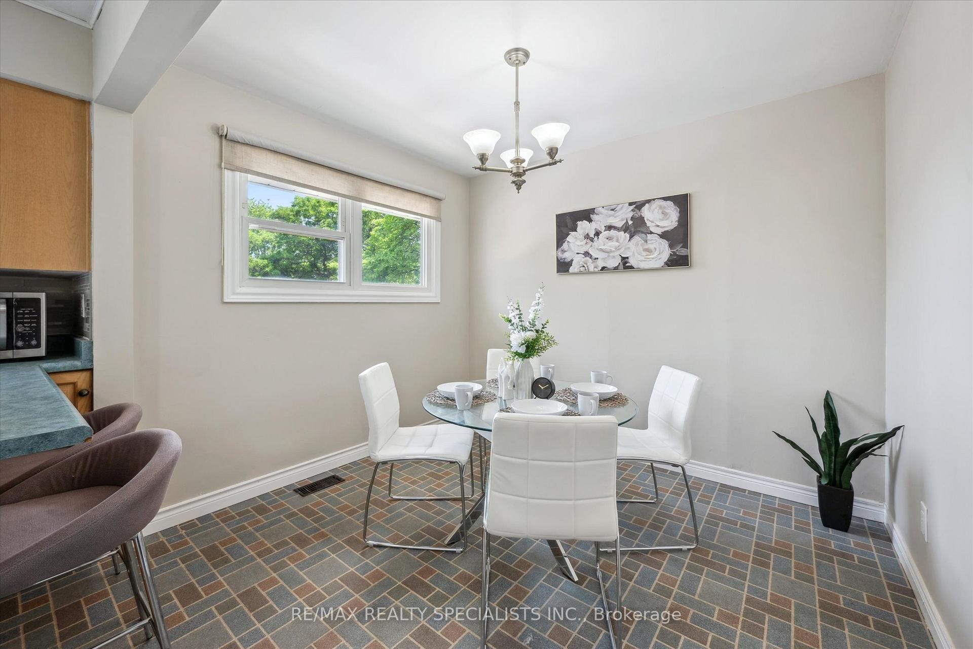Photo 21 of 60 Kenwood Crescent, Guelph, Downtown — HOMEH