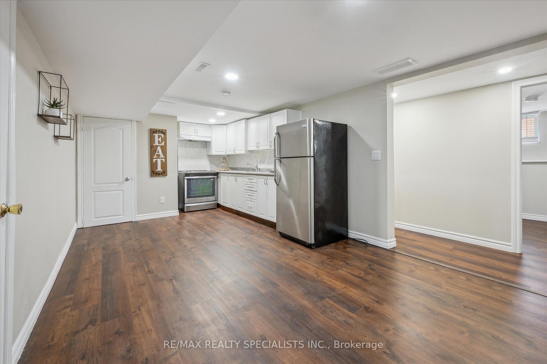 Photo 32 of 60 Kenwood Crescent, Guelph, Downtown — HOMEH