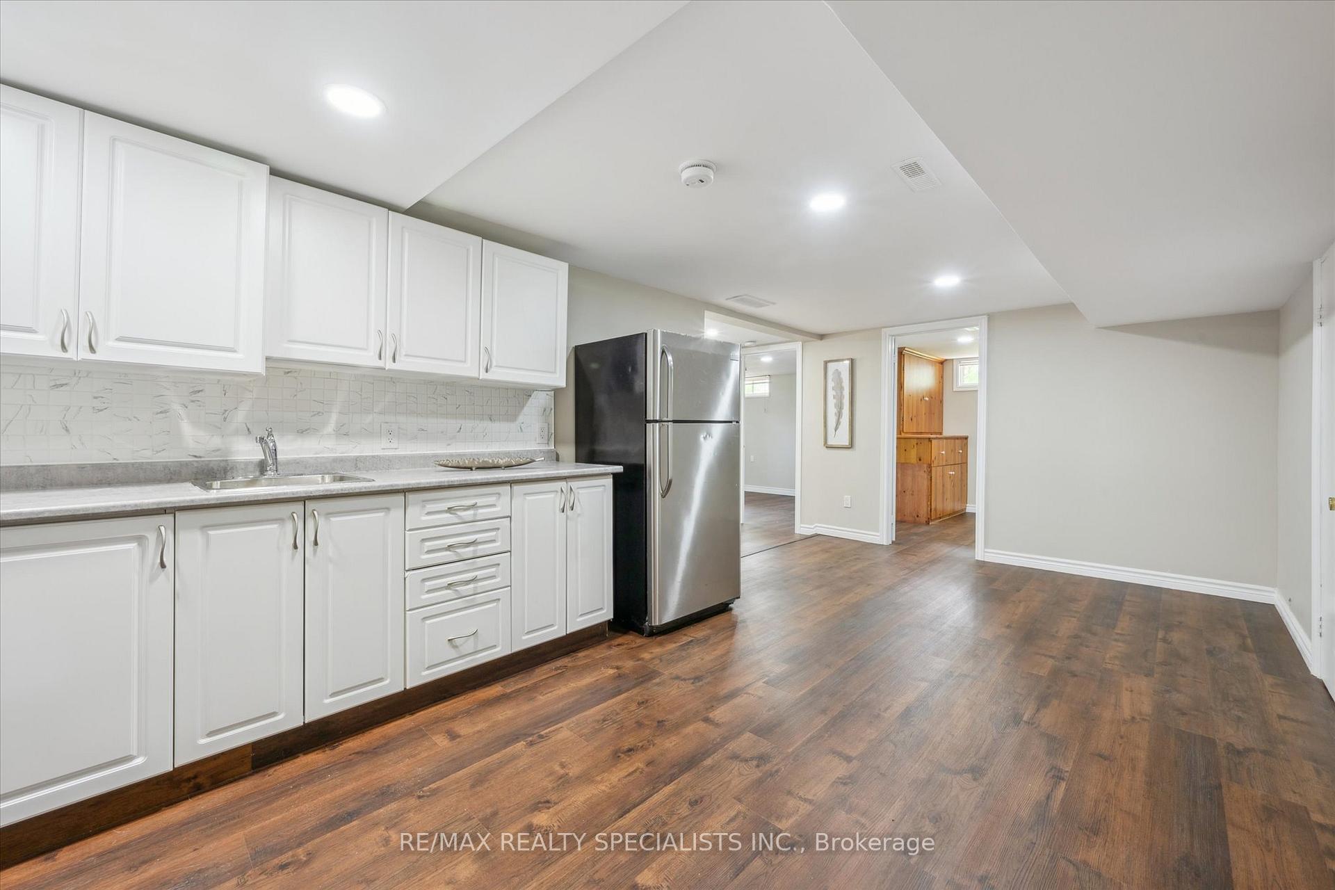 Photo 34 of 60 Kenwood Crescent, Guelph, Downtown — HOMEH