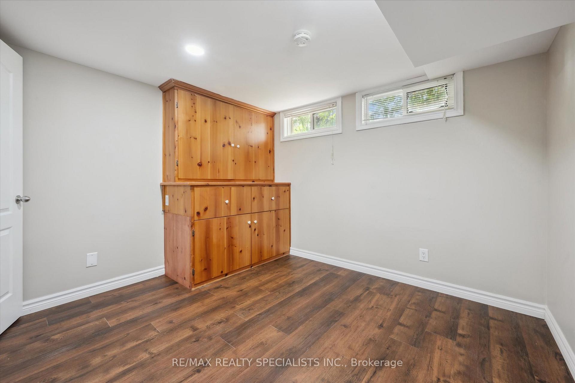 Photo 36 of 60 Kenwood Crescent, Guelph, Downtown — HOMEH