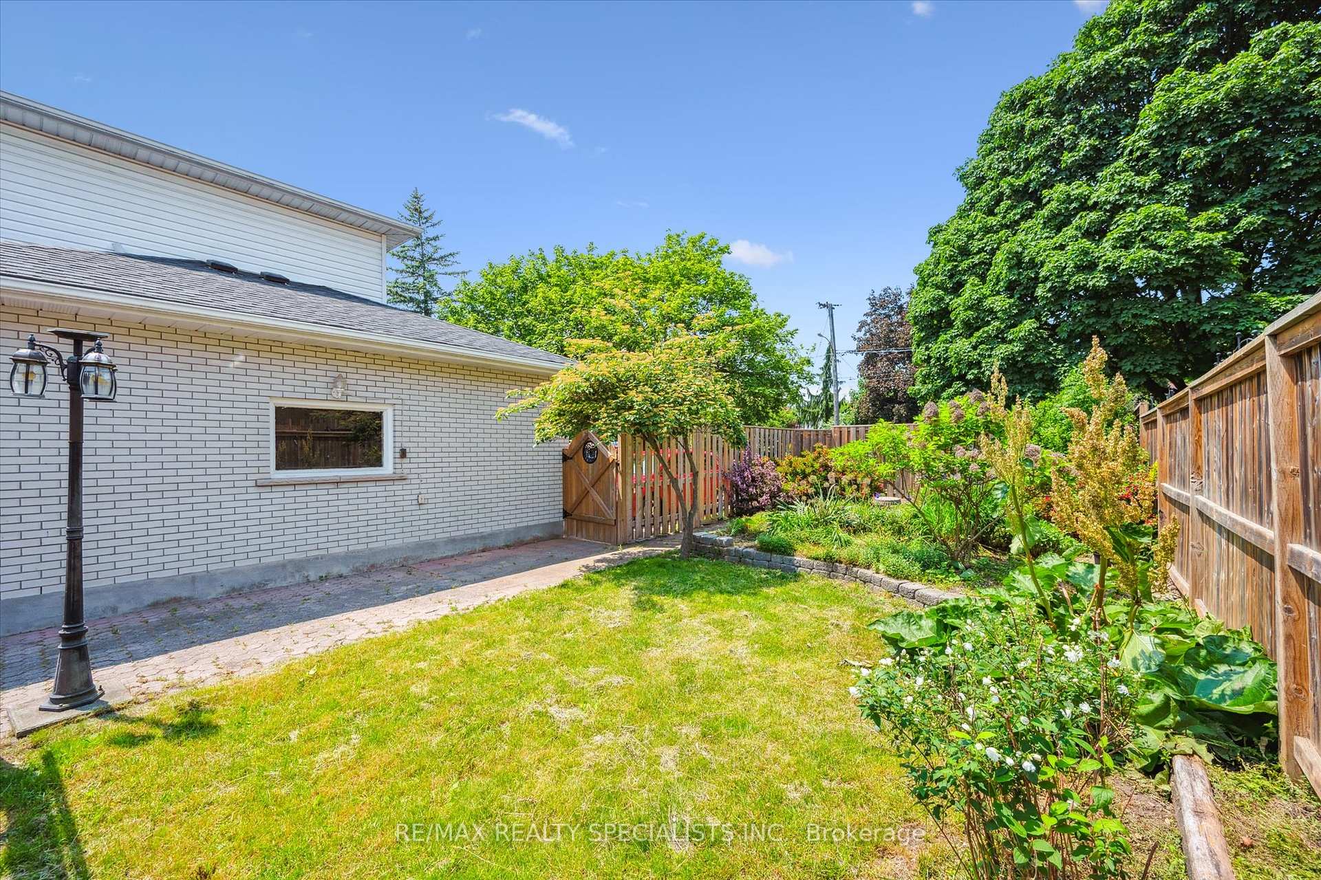 Photo 41 of 60 Kenwood Crescent, Guelph, Downtown — HOMEH