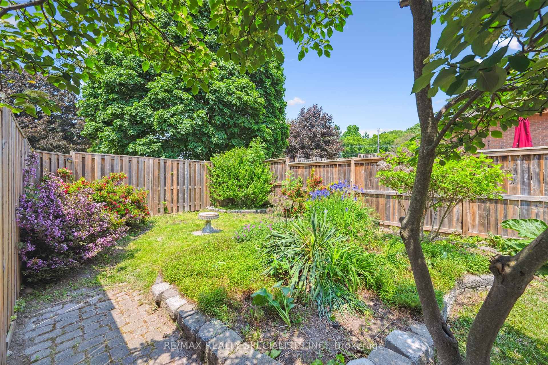Photo 43 of 60 Kenwood Crescent, Guelph, Downtown — HOMEH