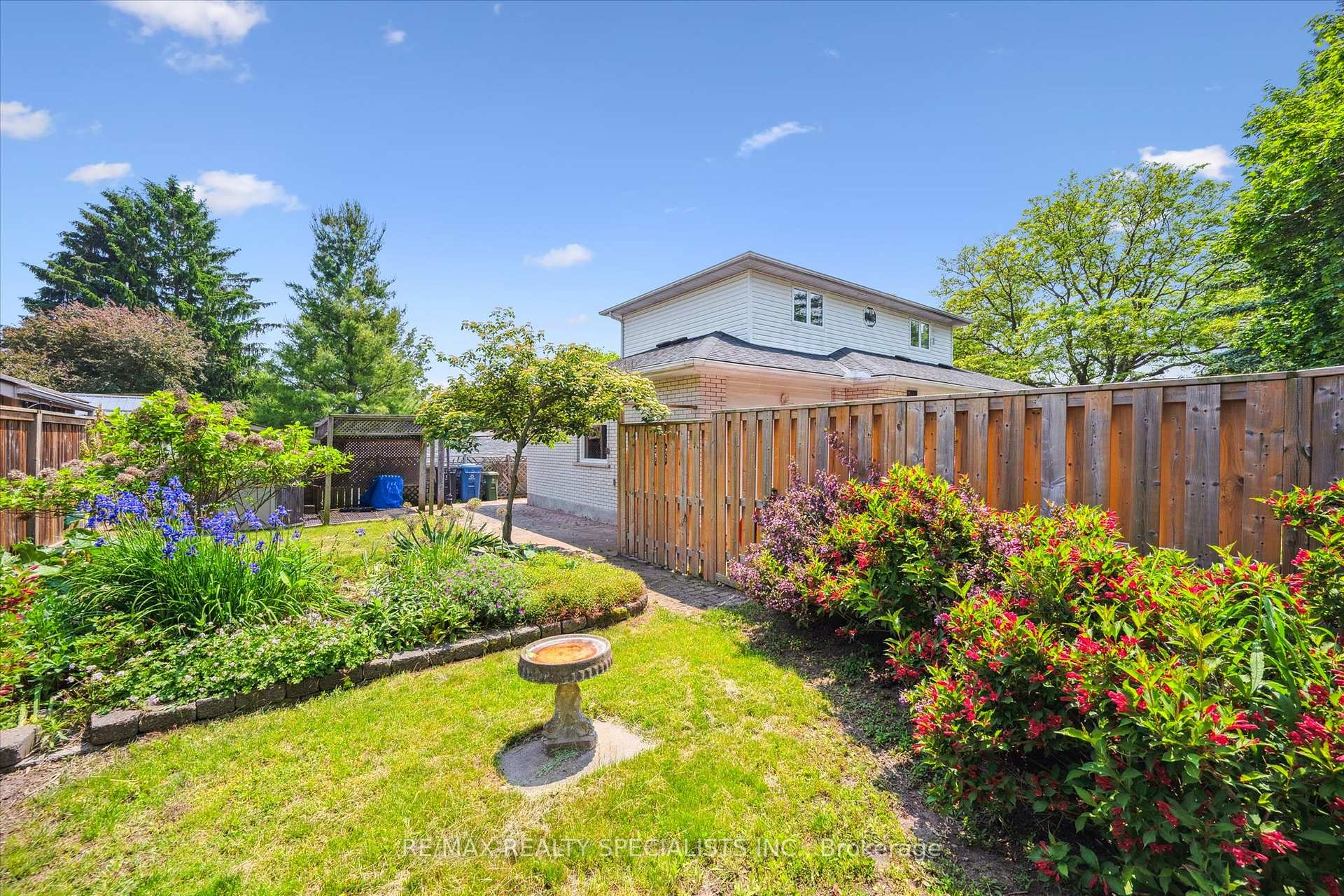 Photo 45 of 60 Kenwood Crescent, Guelph, Downtown — HOMEH