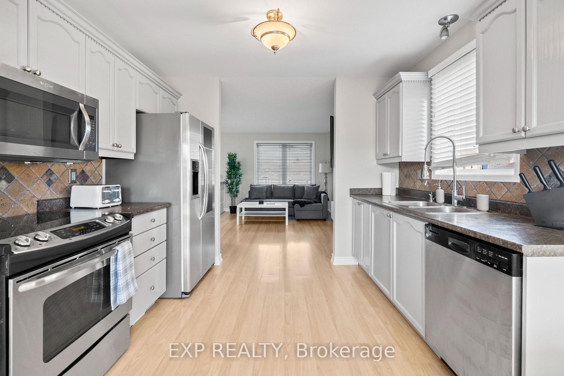 Photo 7 of 9 Waddington Crescent, Barrie, Holly — HOMEH
