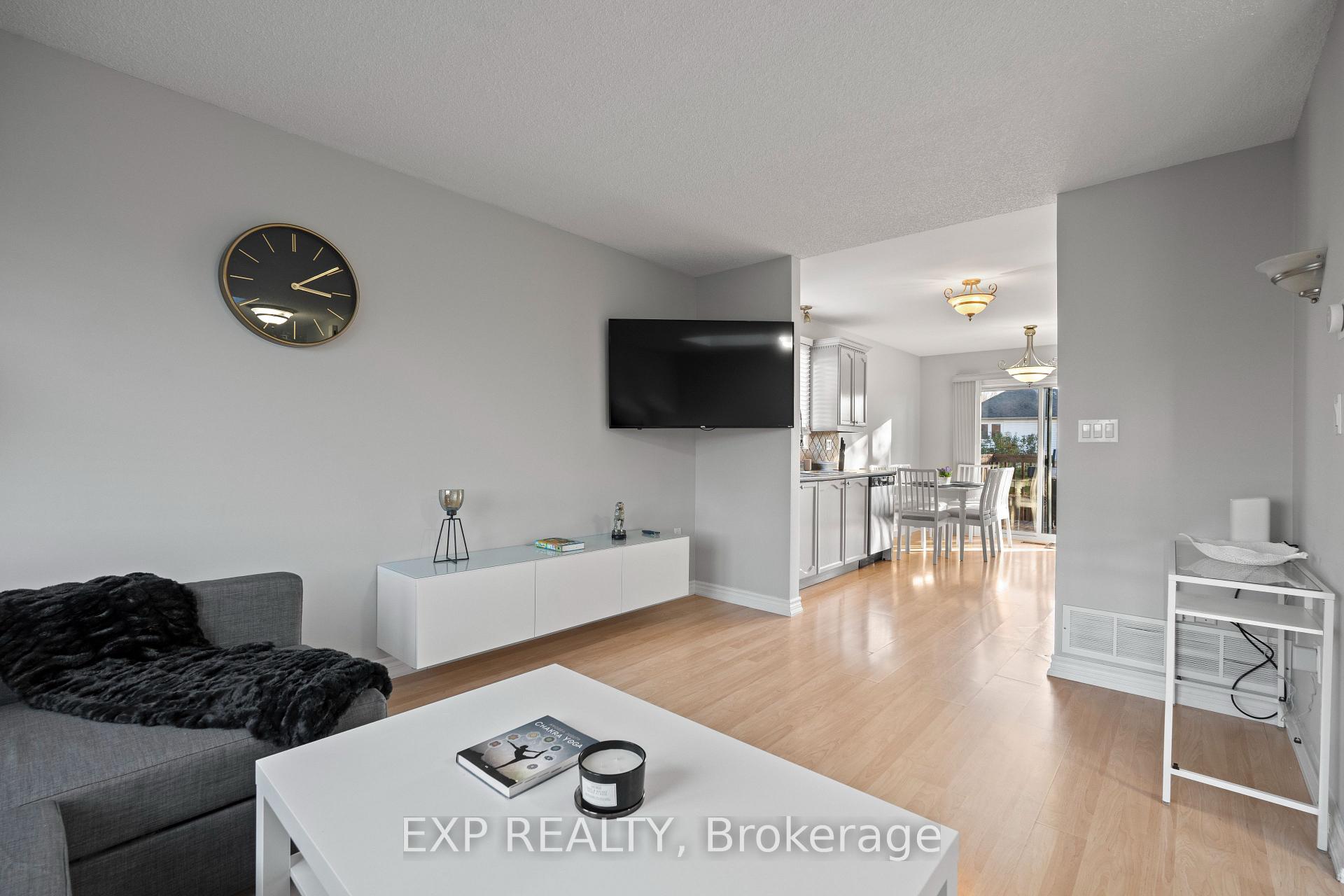 Photo 9 of 9 Waddington Crescent, Barrie, Holly — HOMEH