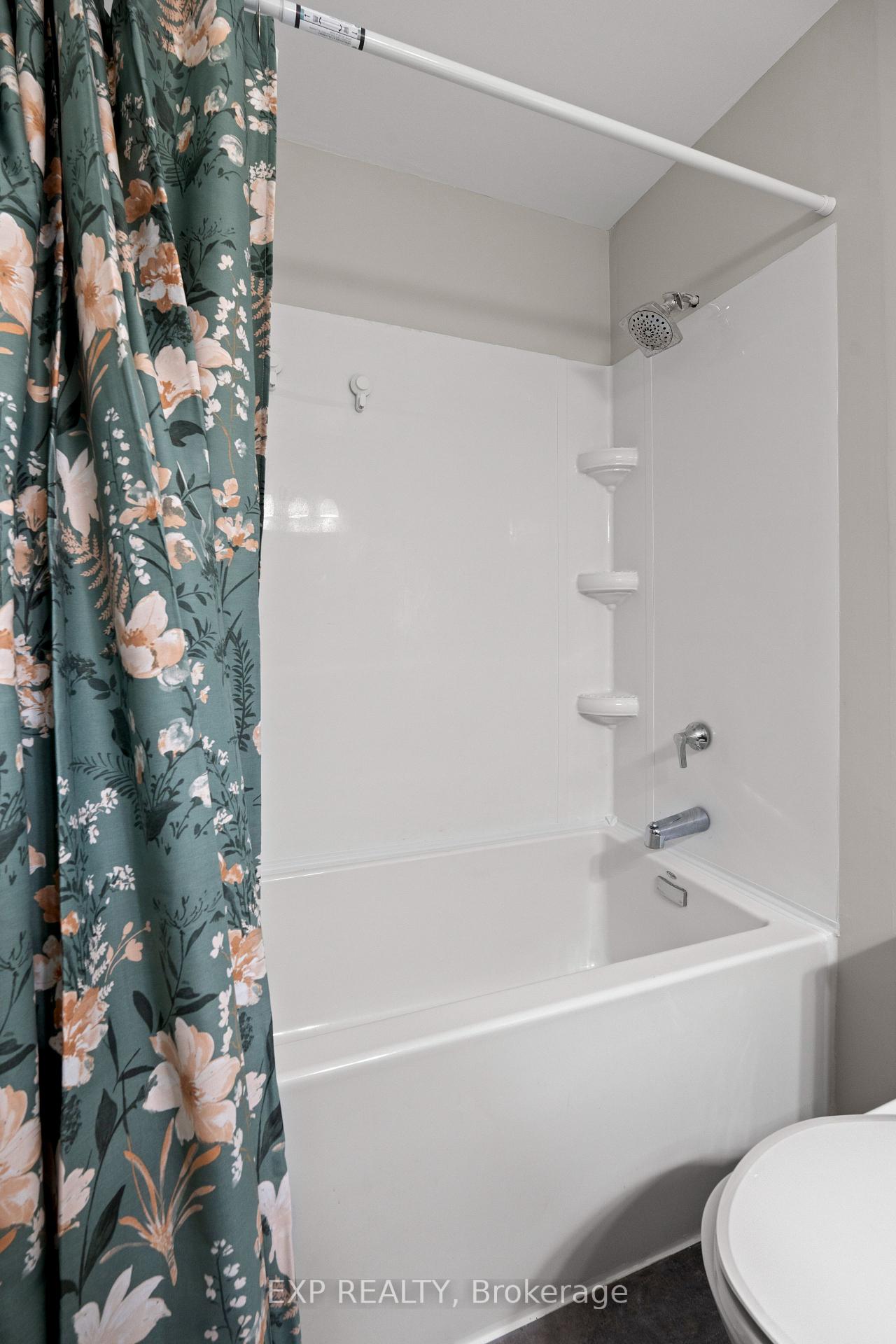 Photo 15 of 9 Waddington Crescent, Barrie, Holly — HOMEH