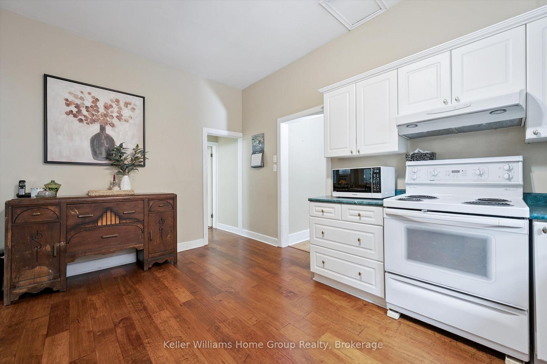Photo 19 of 15 Tiffany Street W, Guelph, Exhibition Park — HOMEH
