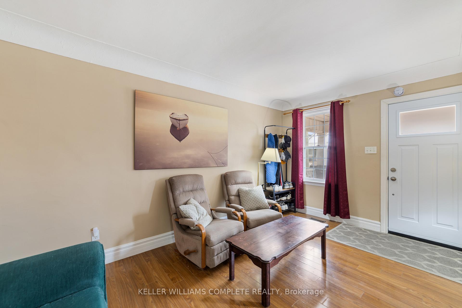 Photo 3 of 138 Albany Avenue, Hamilton, Homeside — HOMEH
