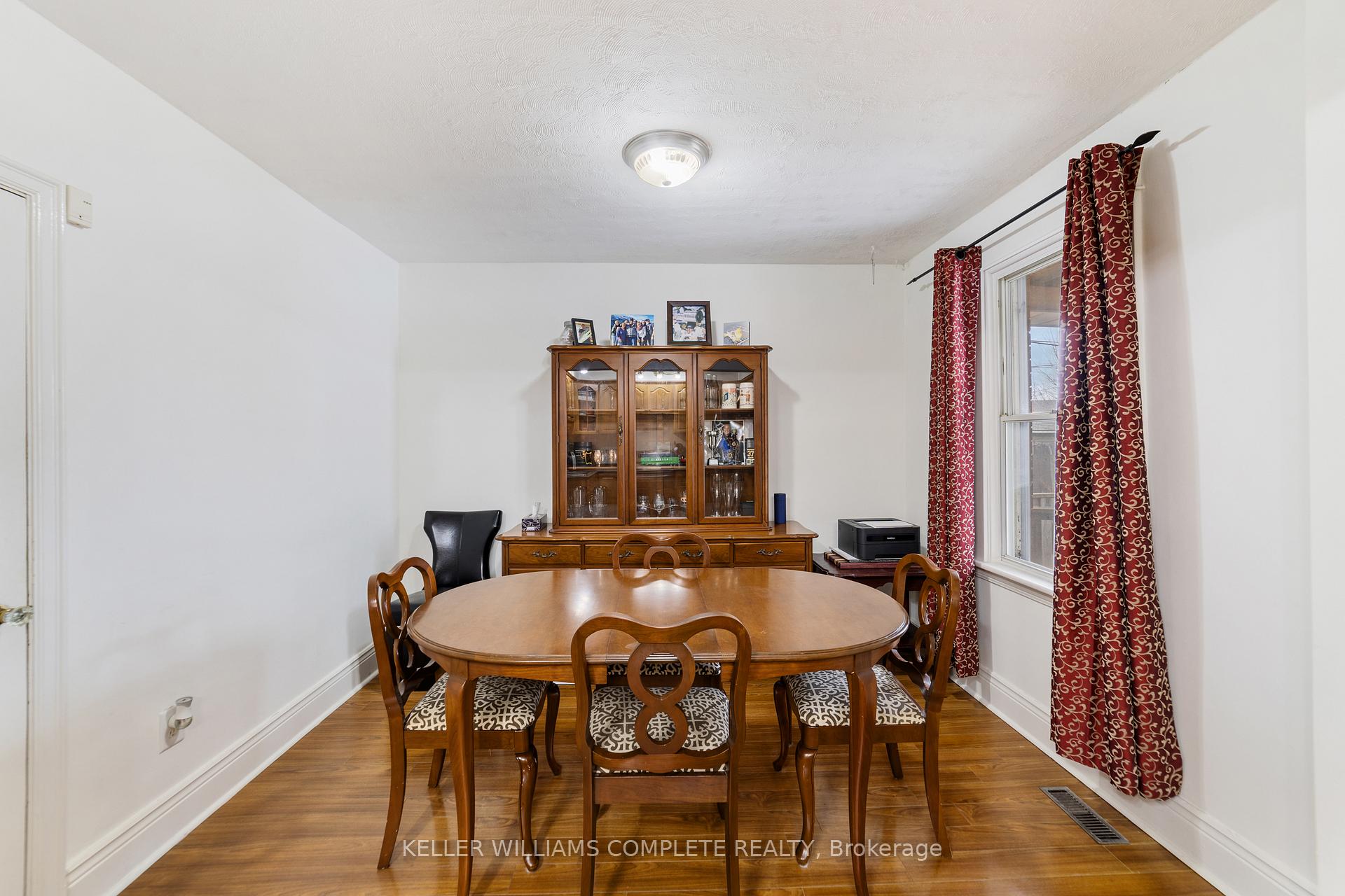 Photo 12 of 138 Albany Avenue, Hamilton, Homeside — HOMEH