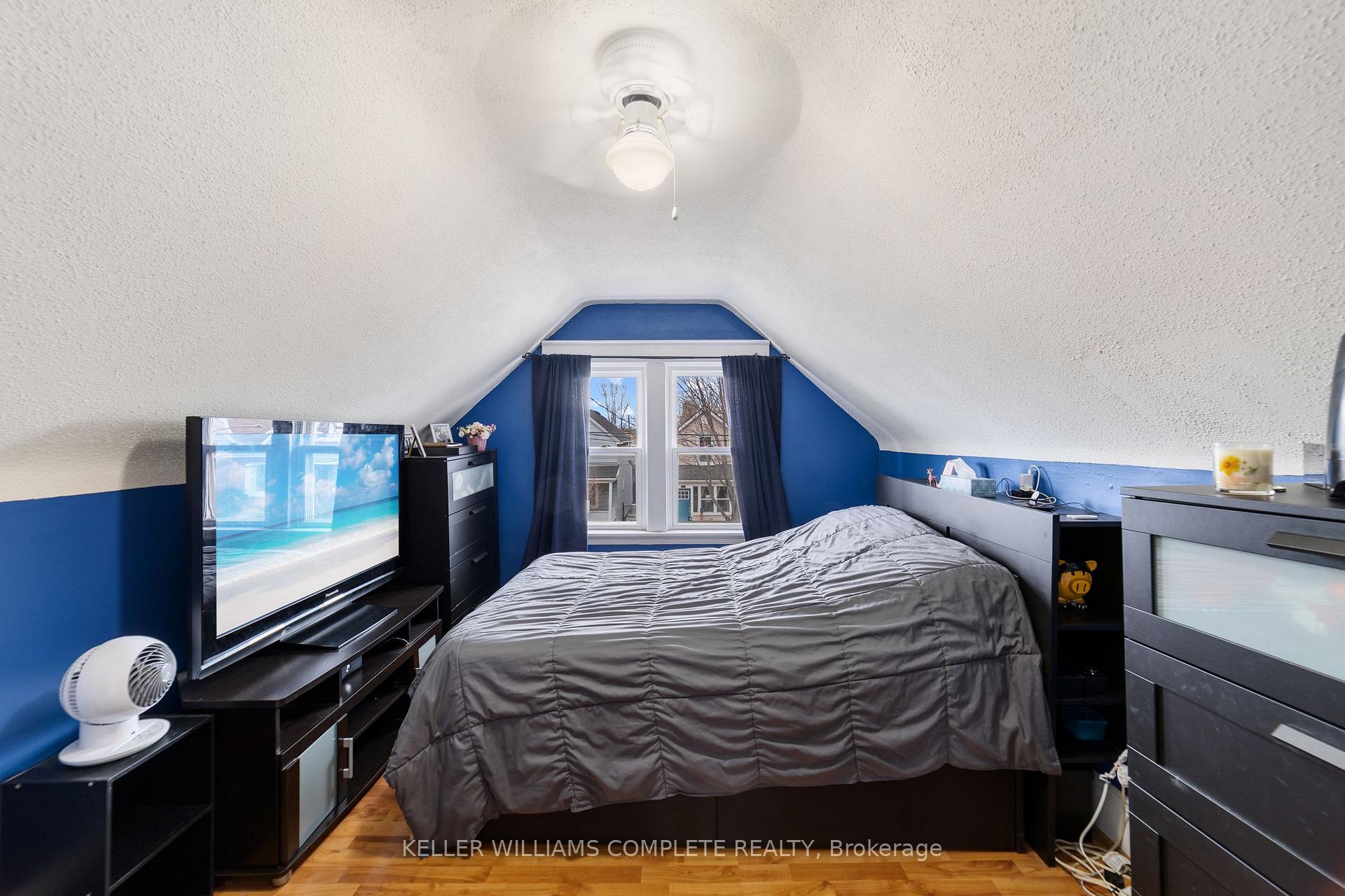 Photo 17 of 138 Albany Avenue, Hamilton, Homeside — HOMEH