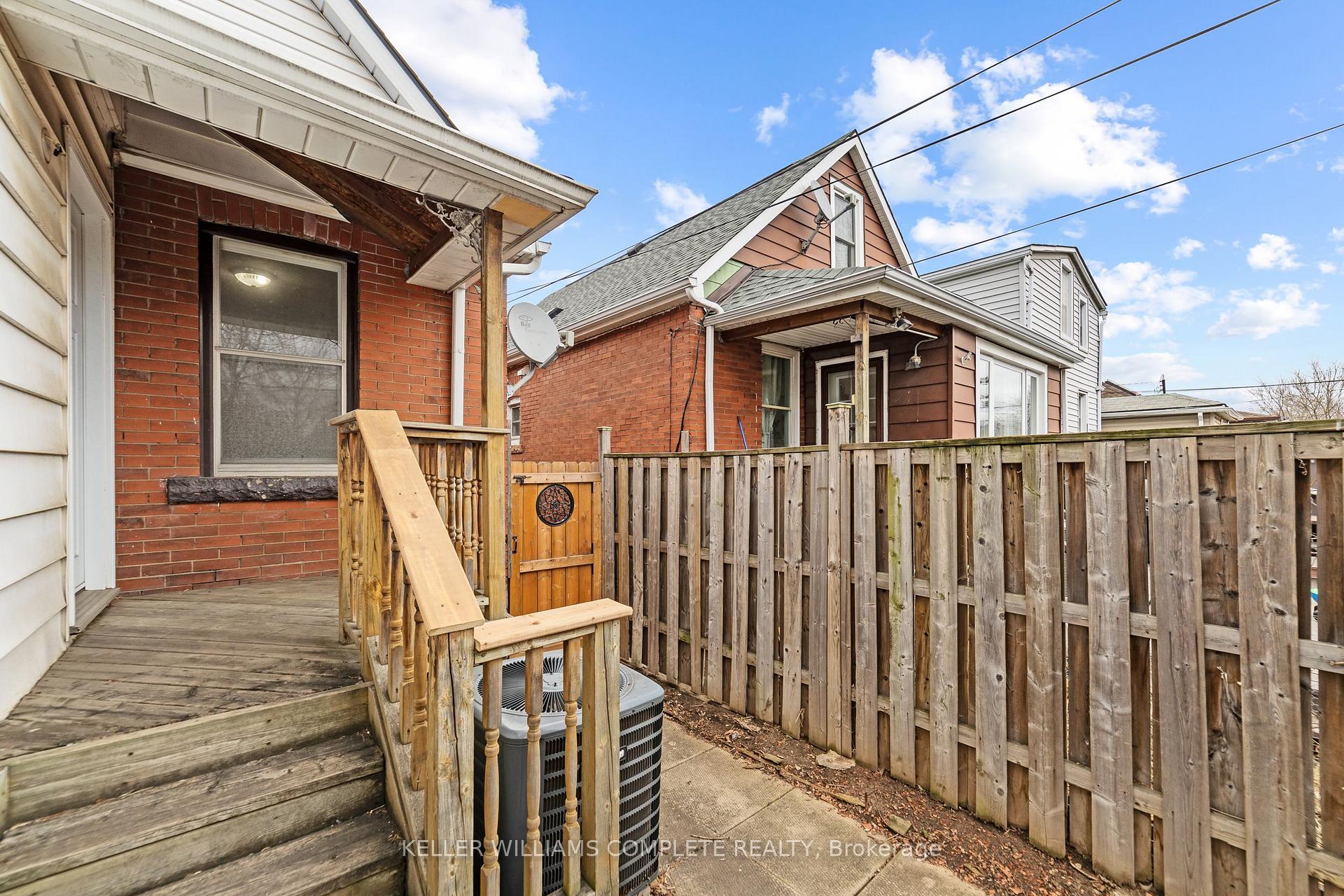 Photo 25 of 138 Albany Avenue, Hamilton, Homeside — HOMEH