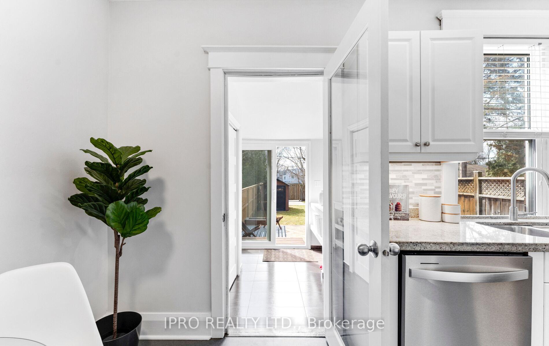 Photo 5 of 22 Lamb Avenue, Toronto, Greenwood-Coxwell — HOMEH