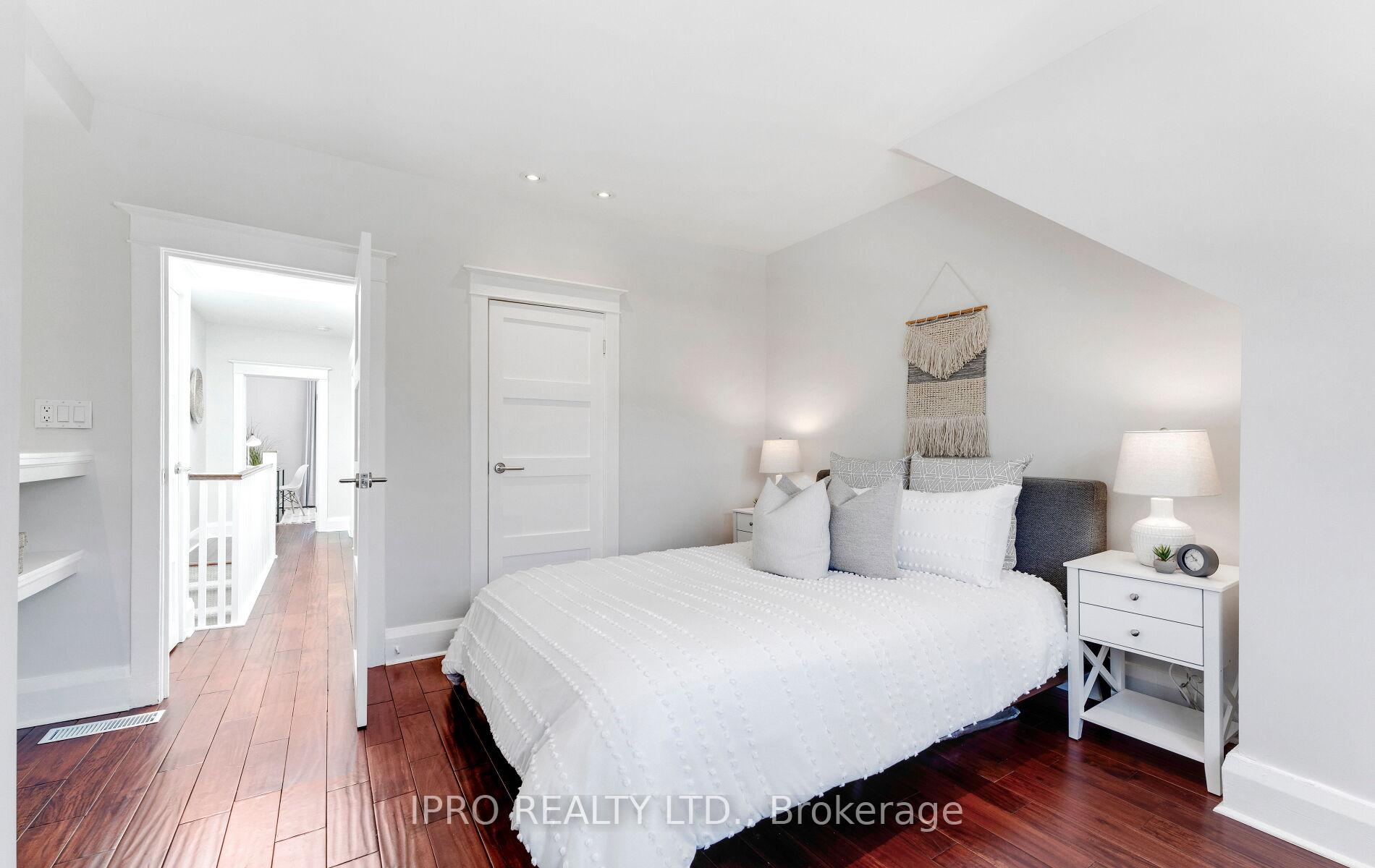 Photo 15 of 22 Lamb Avenue, Toronto, Greenwood-Coxwell — HOMEH
