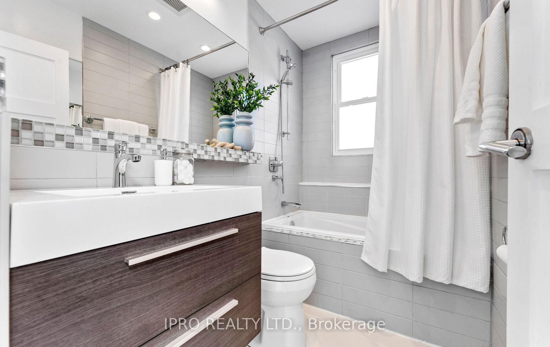 Photo 12 of 22 Lamb Avenue, Toronto, Greenwood-Coxwell — HOMEH