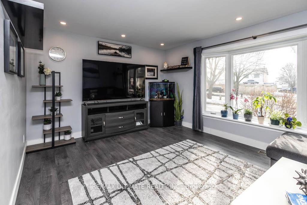 Photo 12 of 471 Neptune Court, Oshawa, Lakeview — HOMEH
