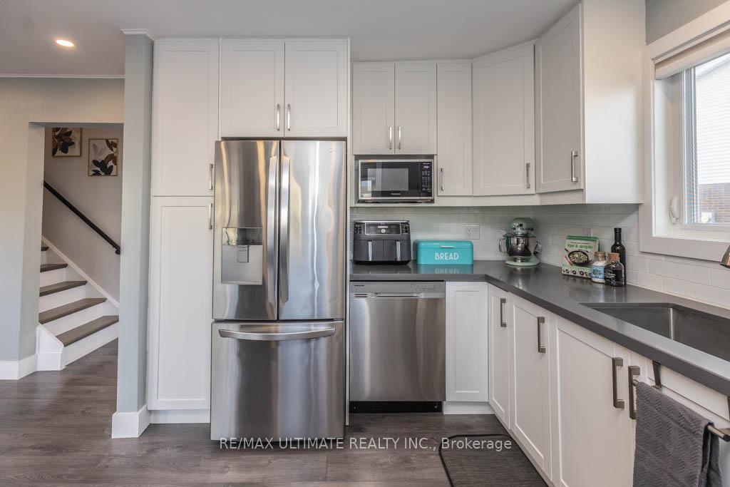 Photo 4 of 471 Neptune Court, Oshawa, Lakeview — HOMEH
