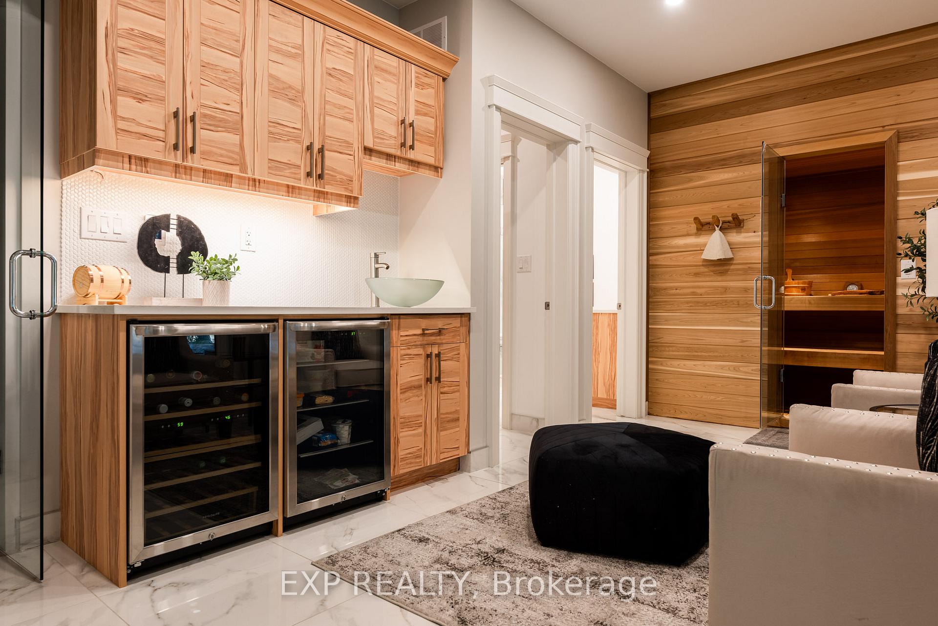 Photo 16 of 908 Bishop Place, Hamilton, Ancaster — HOMEH