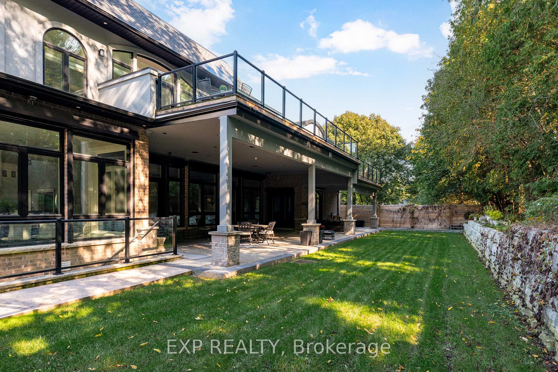 Photo 33 of 908 Bishop Place, Hamilton, Ancaster — HOMEH