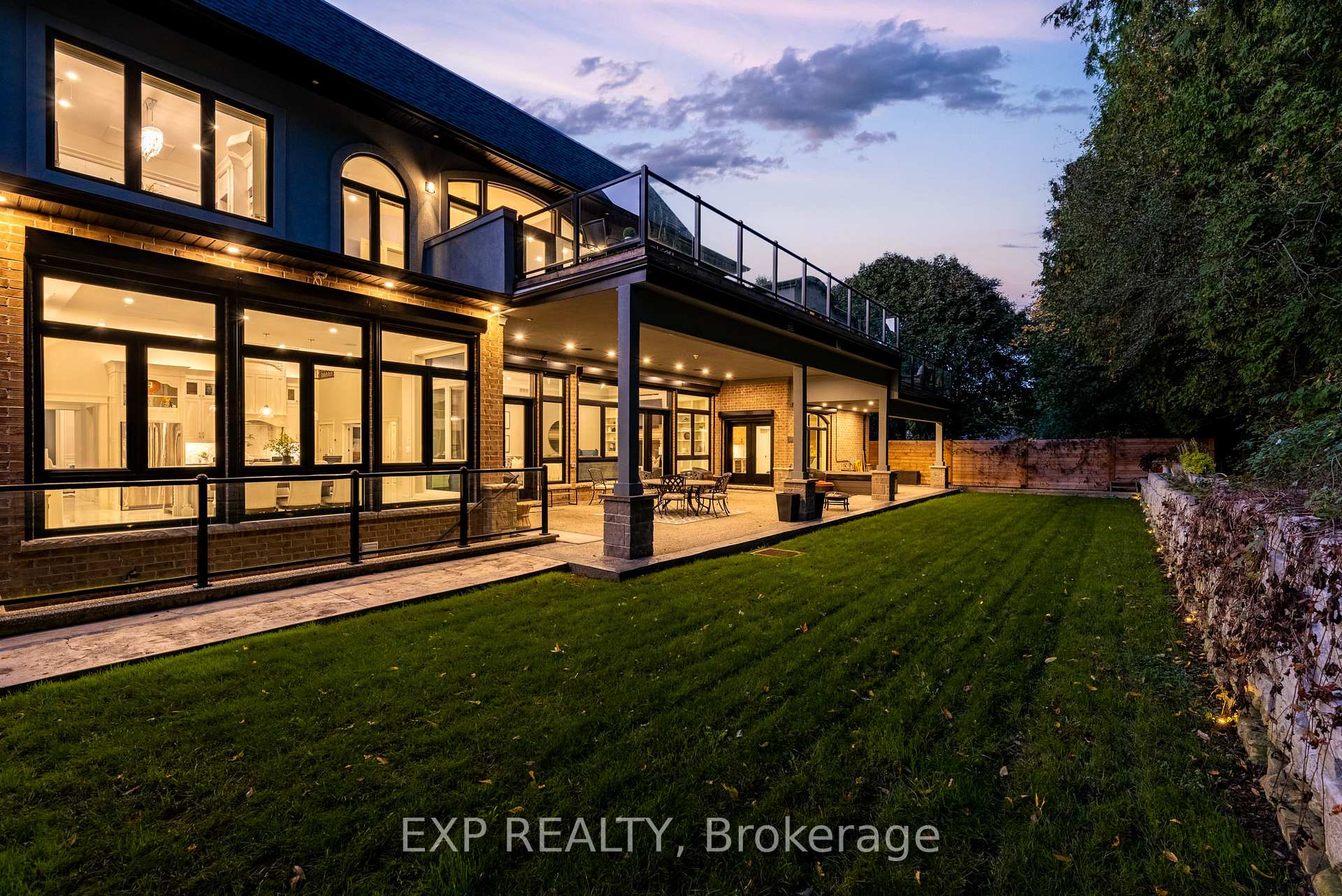 Photo 32 of 908 Bishop Place, Hamilton, Ancaster — HOMEH