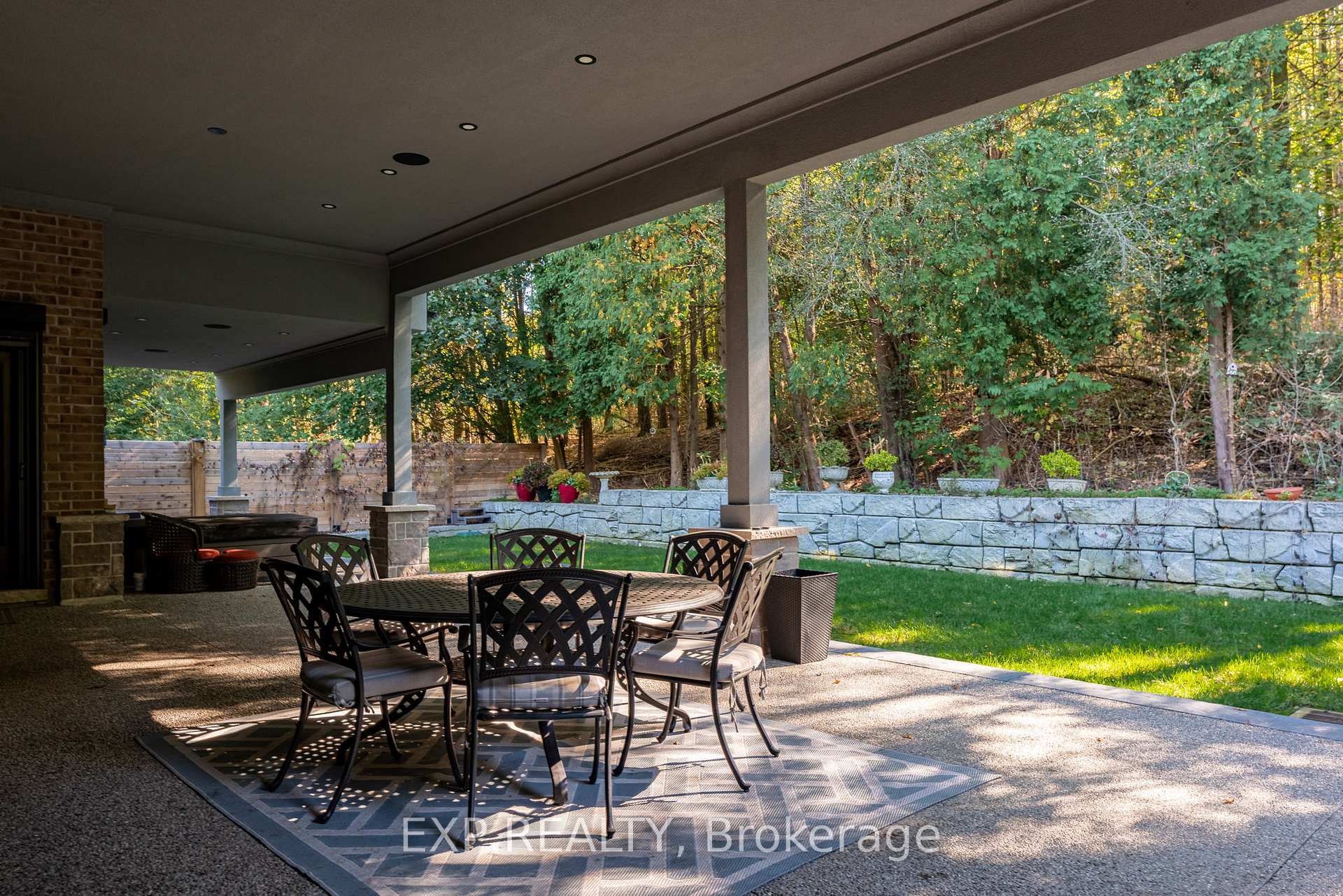 Photo 35 of 908 Bishop Place, Hamilton, Ancaster — HOMEH