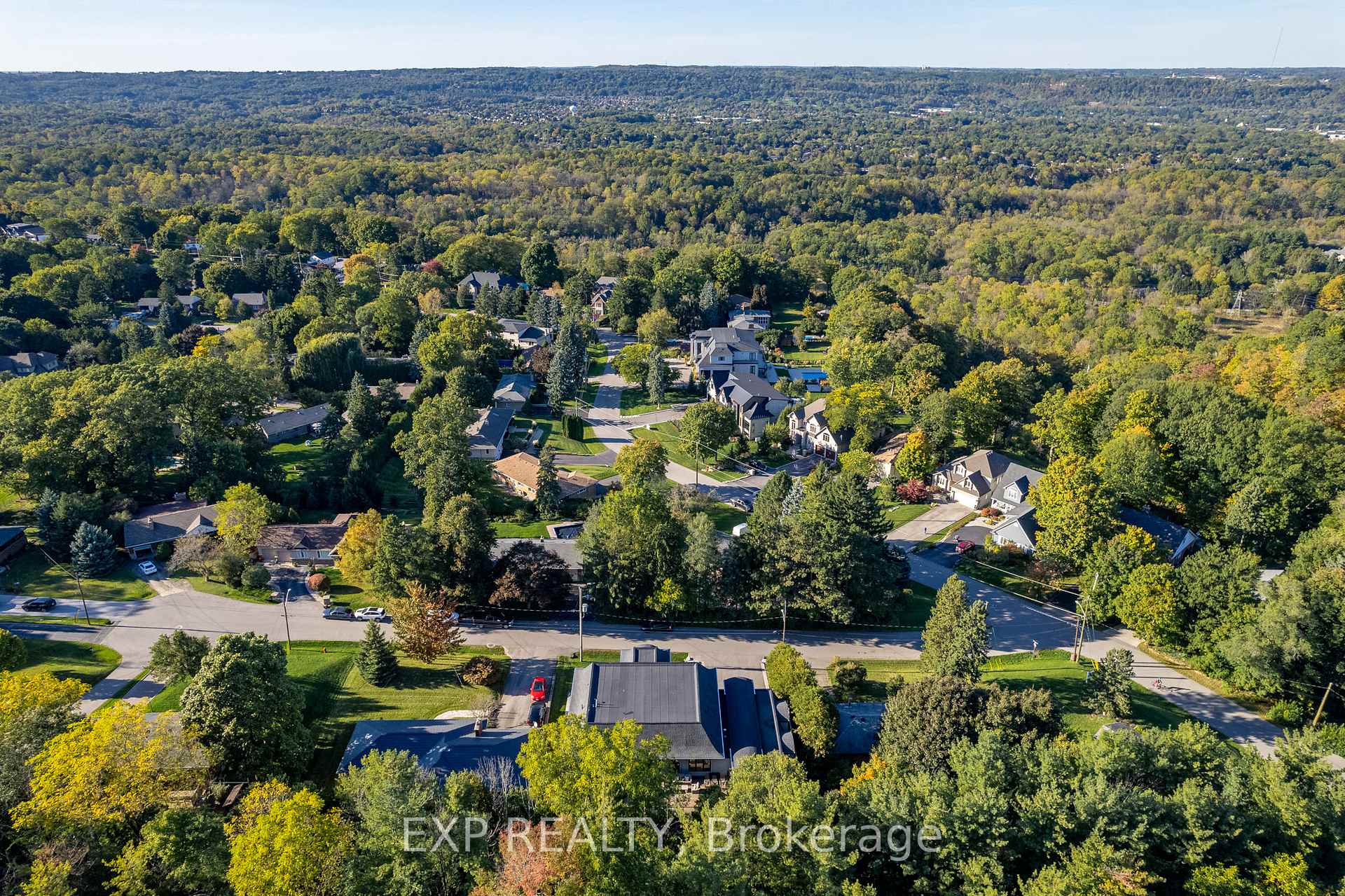 Photo 37 of 908 Bishop Place, Hamilton, Ancaster — HOMEH