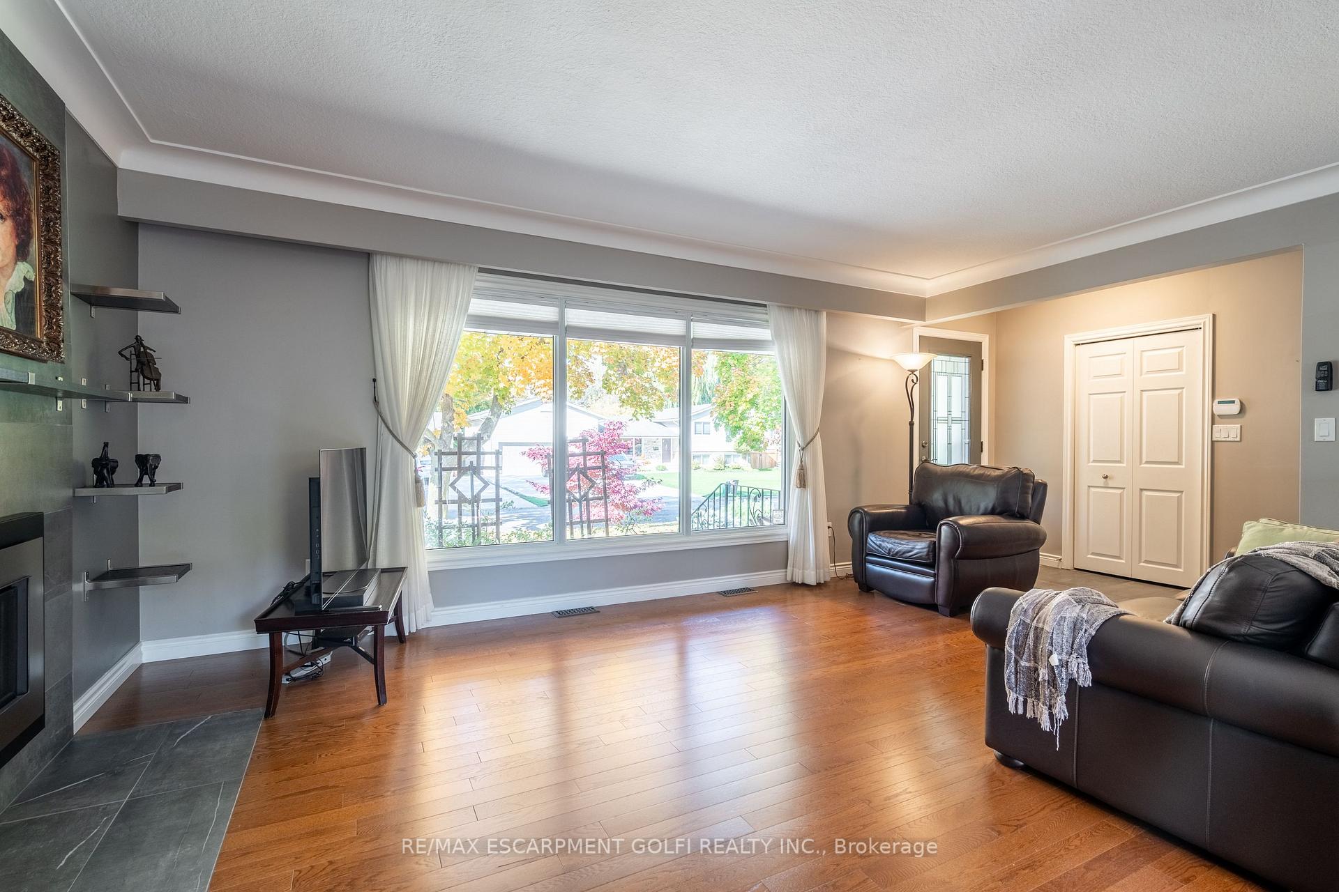 Photo 6 of 72 Richlieu Drive, St. Catharines, Bunting/Linwell — HOMEH