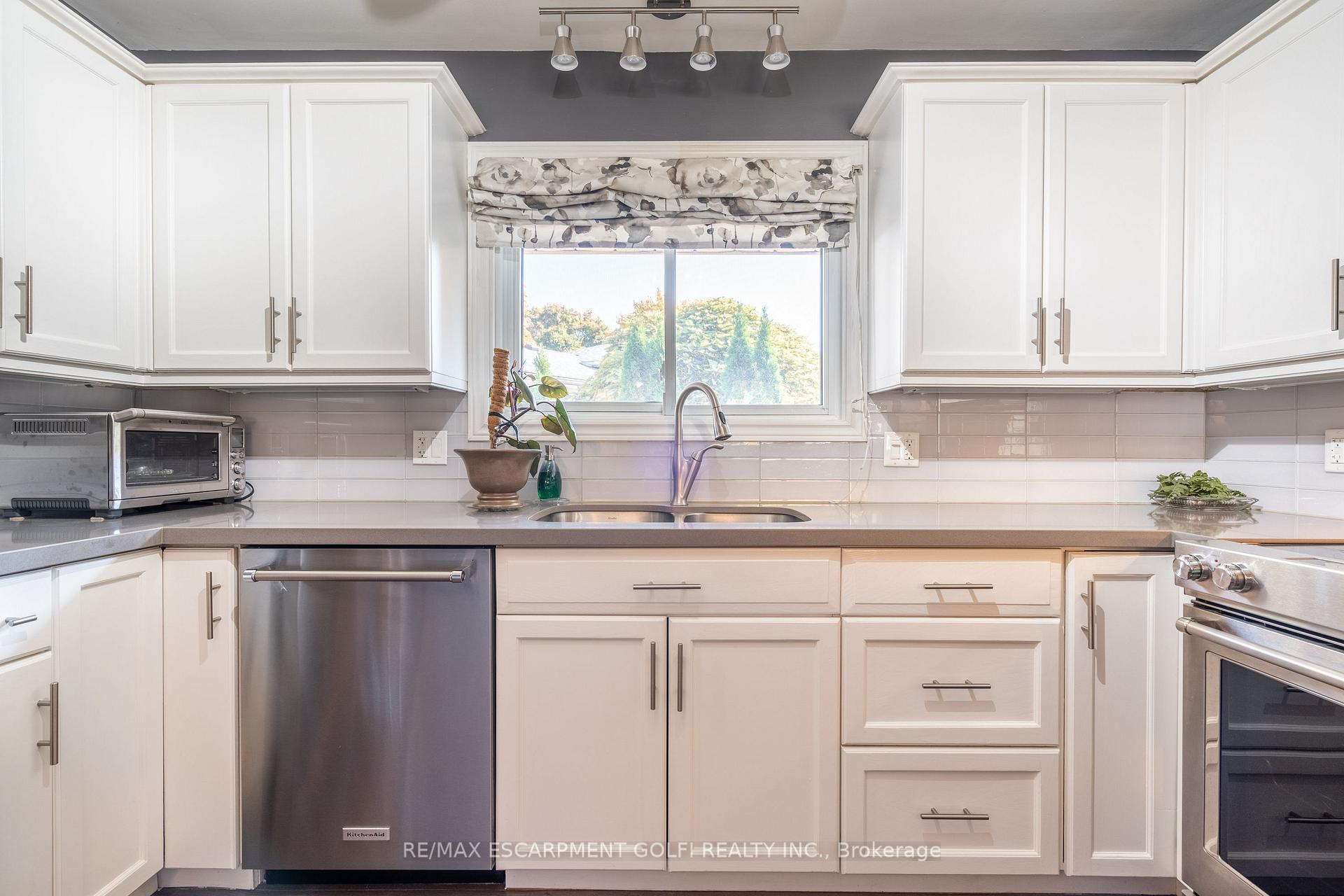 Photo 7 of 72 Richlieu Drive, St. Catharines, Bunting/Linwell — HOMEH