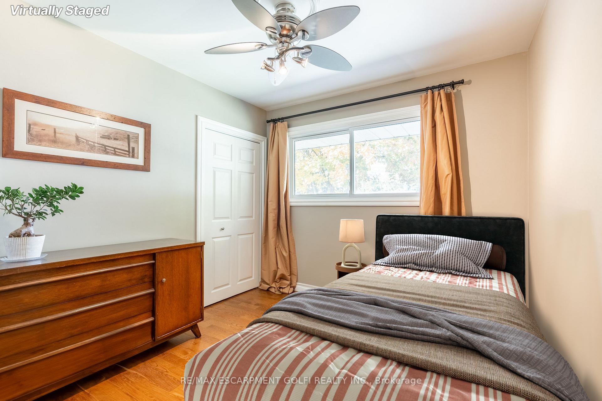 Photo 2 of 72 Richlieu Drive, St. Catharines, Bunting/Linwell — HOMEH