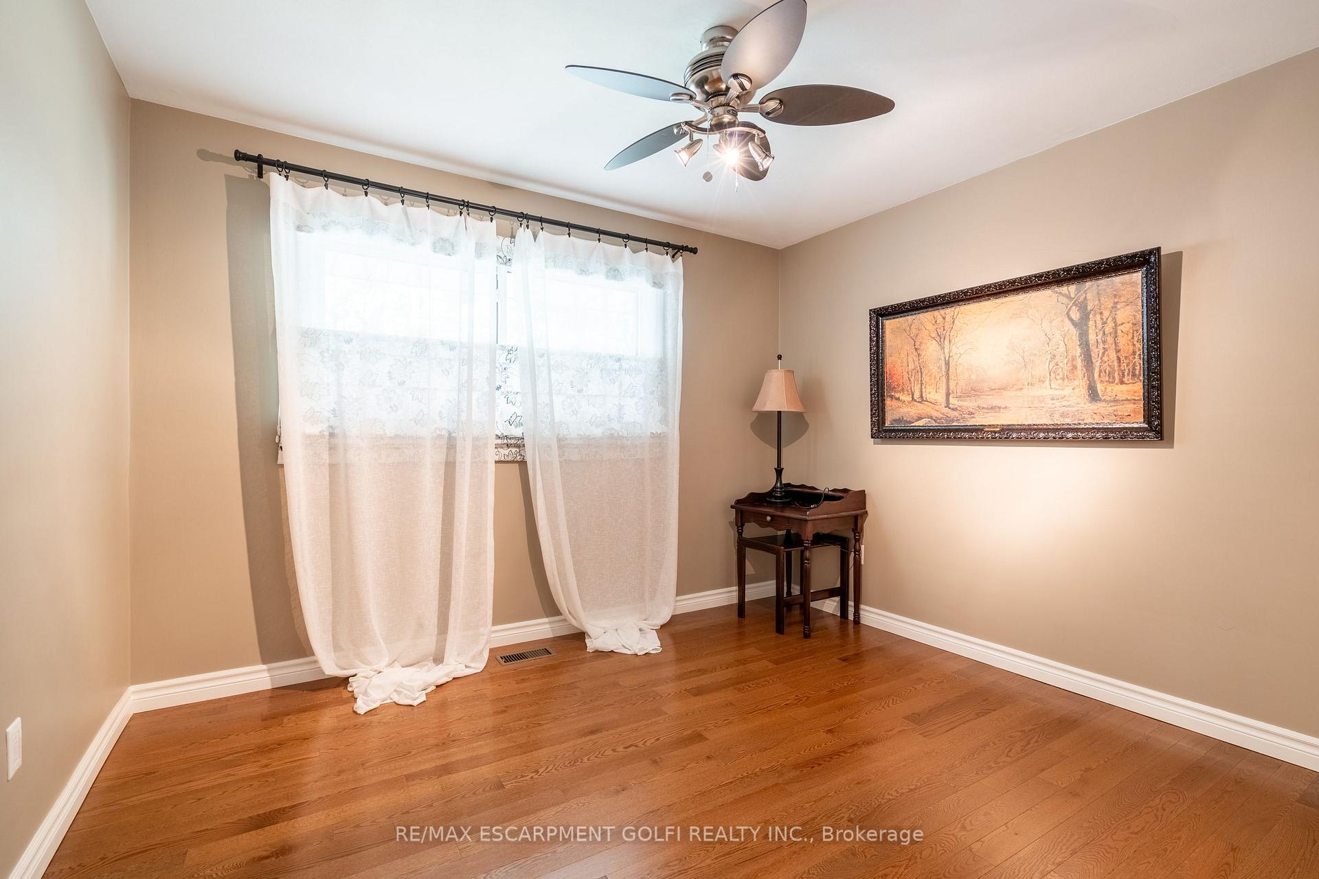 Photo 13 of 72 Richlieu Drive, St. Catharines, Bunting/Linwell — HOMEH