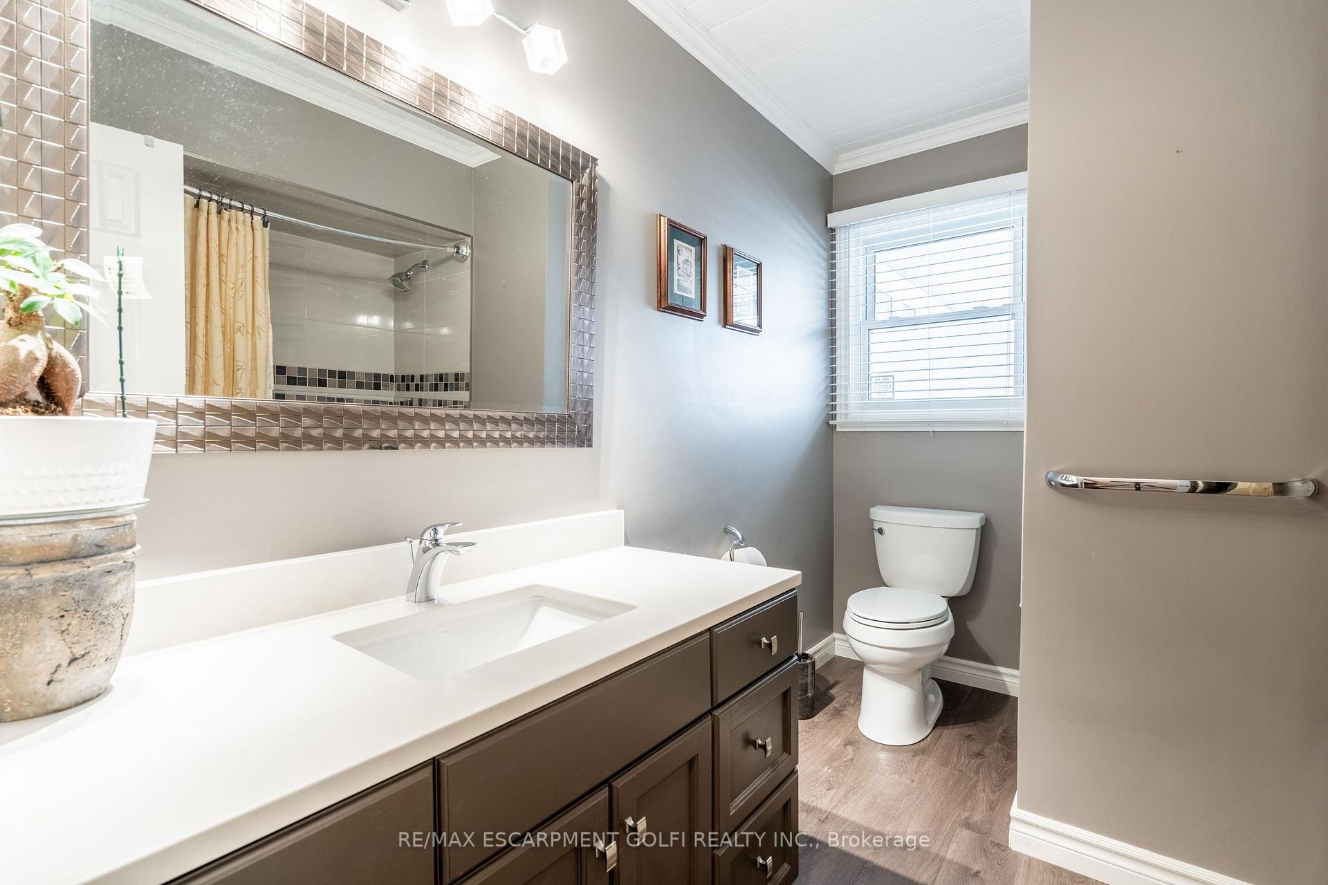 Photo 16 of 72 Richlieu Drive, St. Catharines, Bunting/Linwell — HOMEH