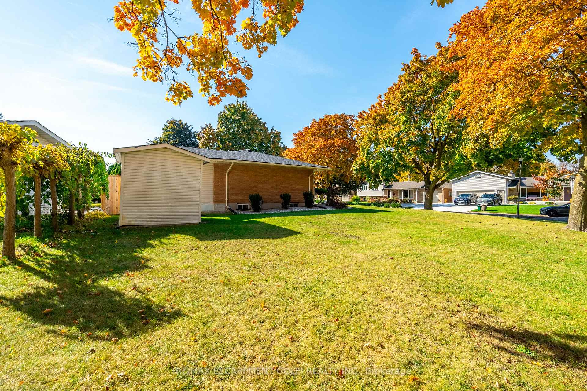 Photo 37 of 72 Richlieu Drive, St. Catharines, Bunting/Linwell — HOMEH