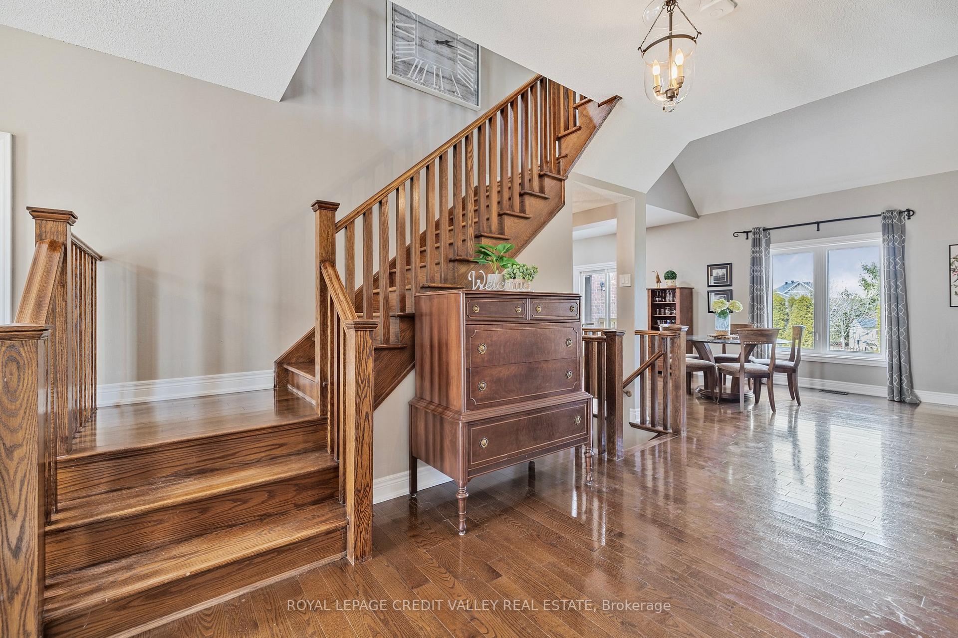 Photo 10 of 69 North Riverdale Drive, Caledon, Inglewood — HOMEH
