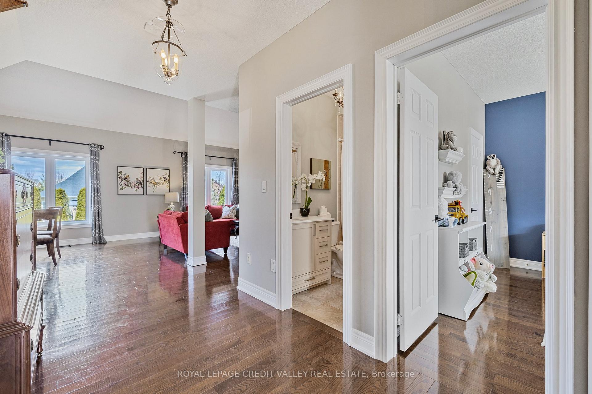 Photo 4 of 69 North Riverdale Drive, Caledon, Inglewood — HOMEH