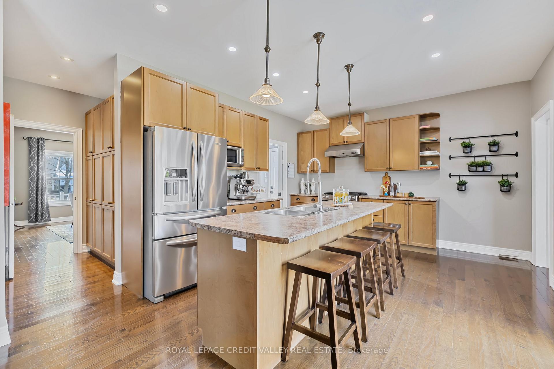 Photo 5 of 69 North Riverdale Drive, Caledon, Inglewood — HOMEH