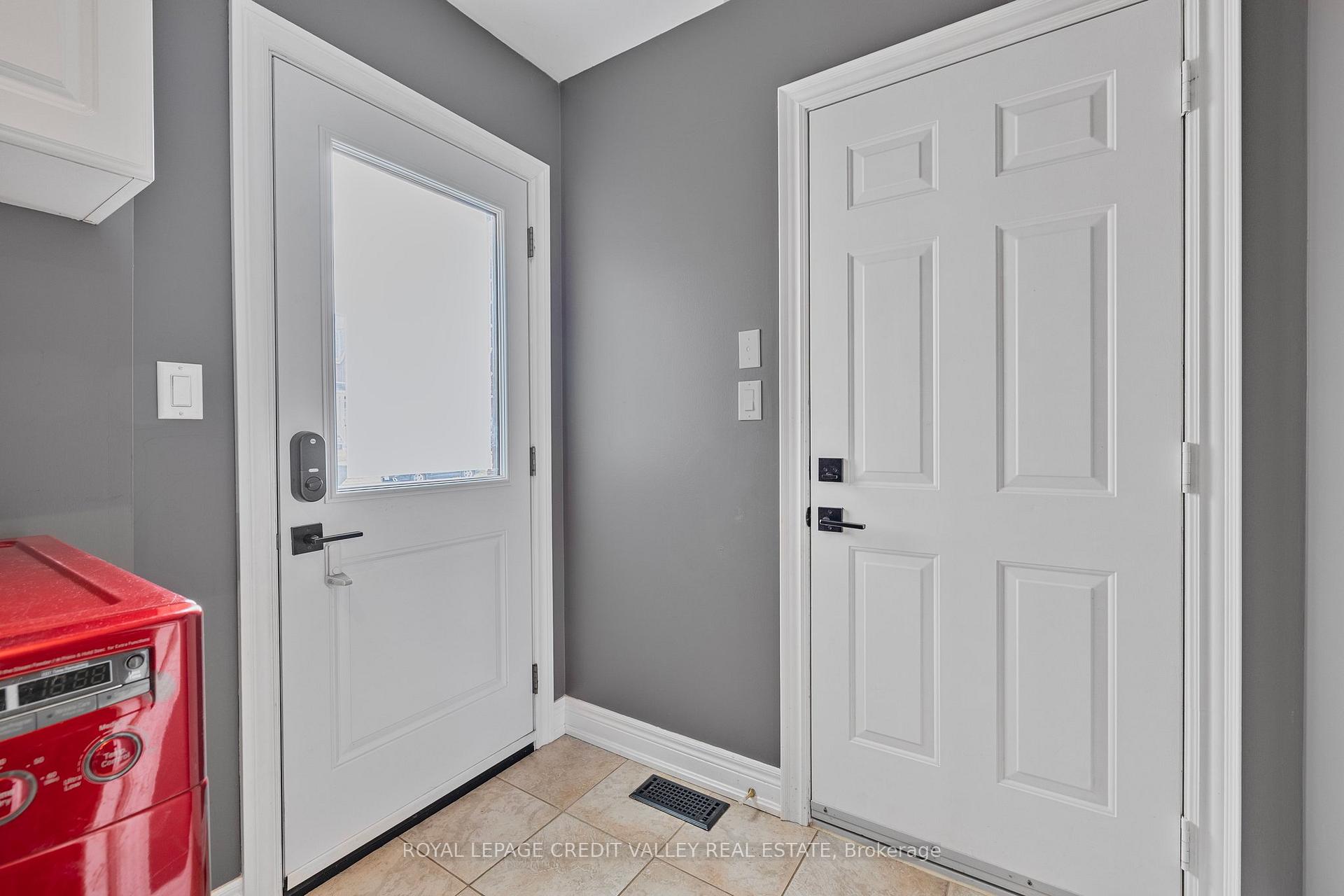 Photo 20 of 69 North Riverdale Drive, Caledon, Inglewood — HOMEH