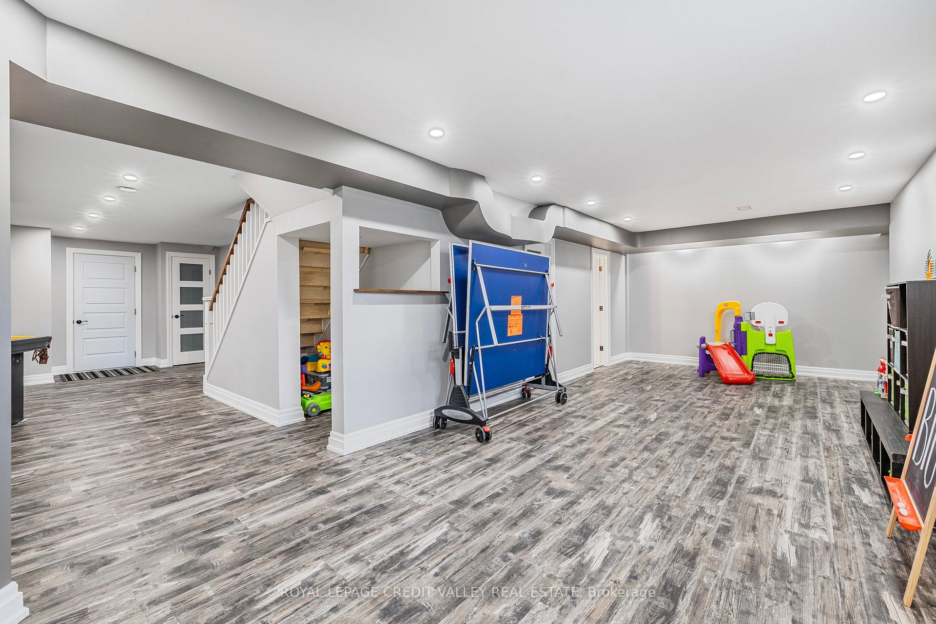 Photo 30 of 69 North Riverdale Drive, Caledon, Inglewood — HOMEH
