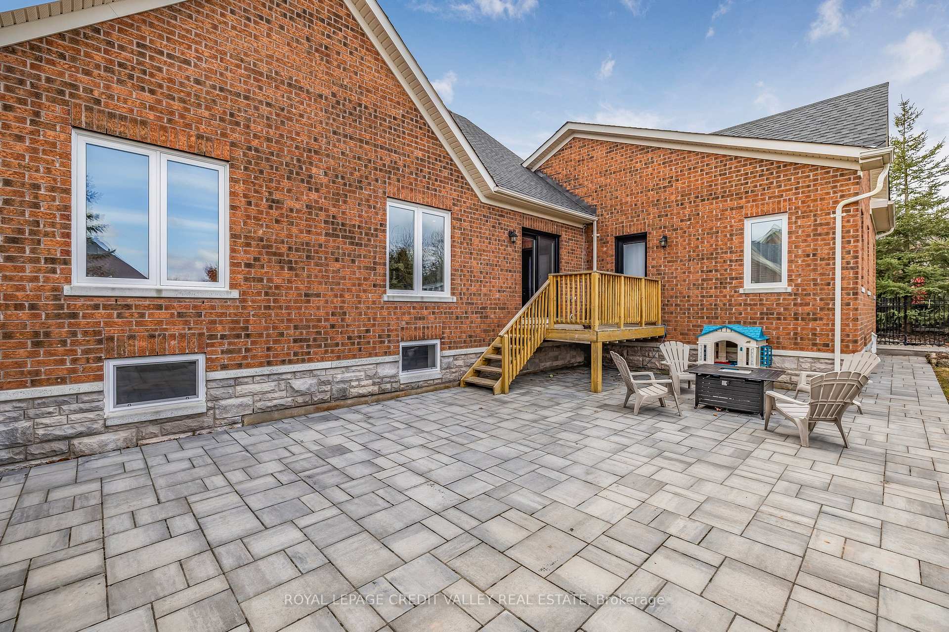 Photo 40 of 69 North Riverdale Drive, Caledon, Inglewood — HOMEH