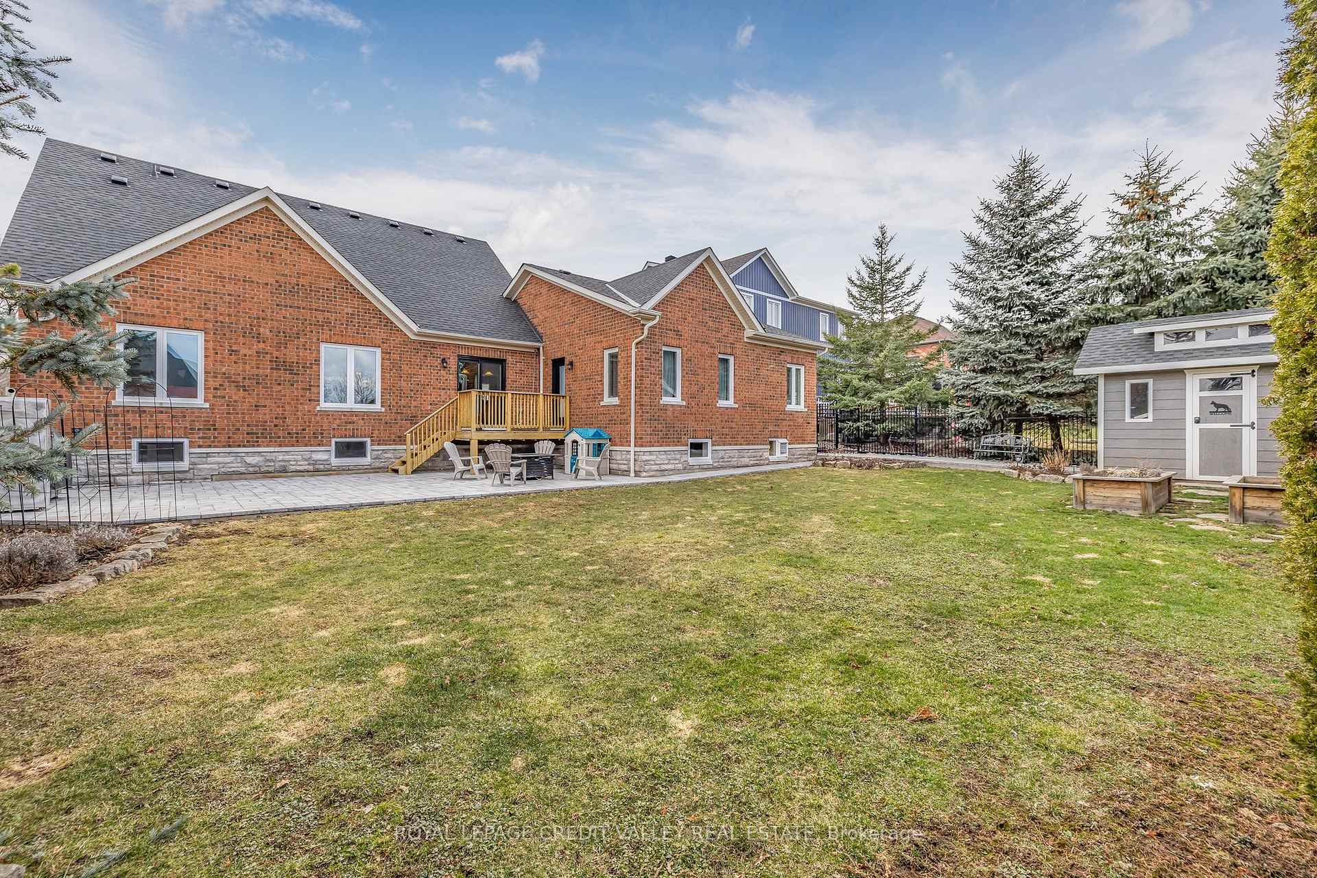 Photo 42 of 69 North Riverdale Drive, Caledon, Inglewood — HOMEH
