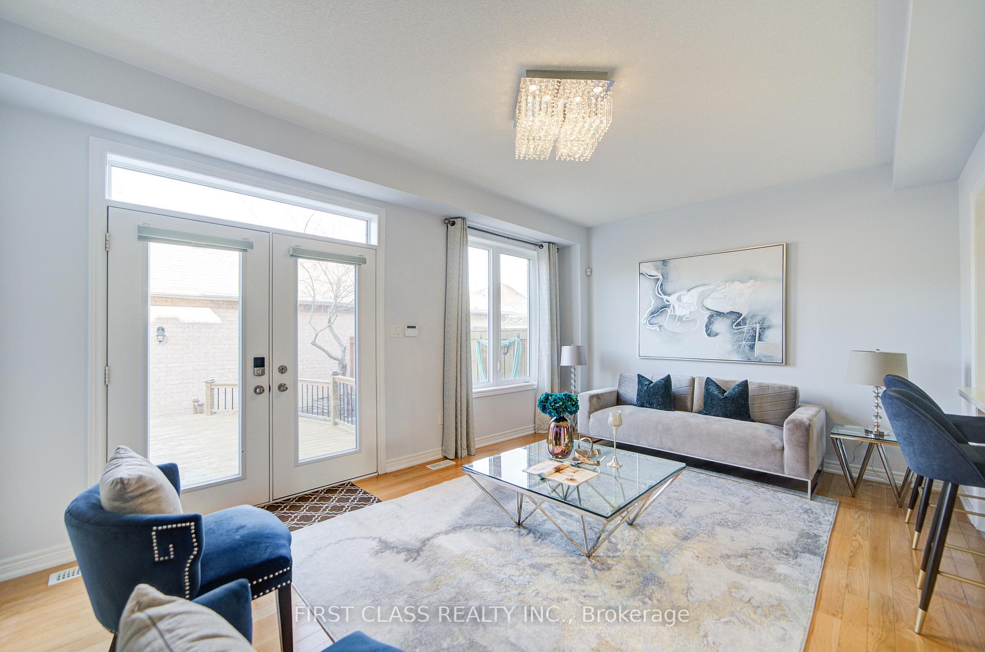 Photo 7 of 126 Cornwall Drive, Markham, Cornell — HOMEH