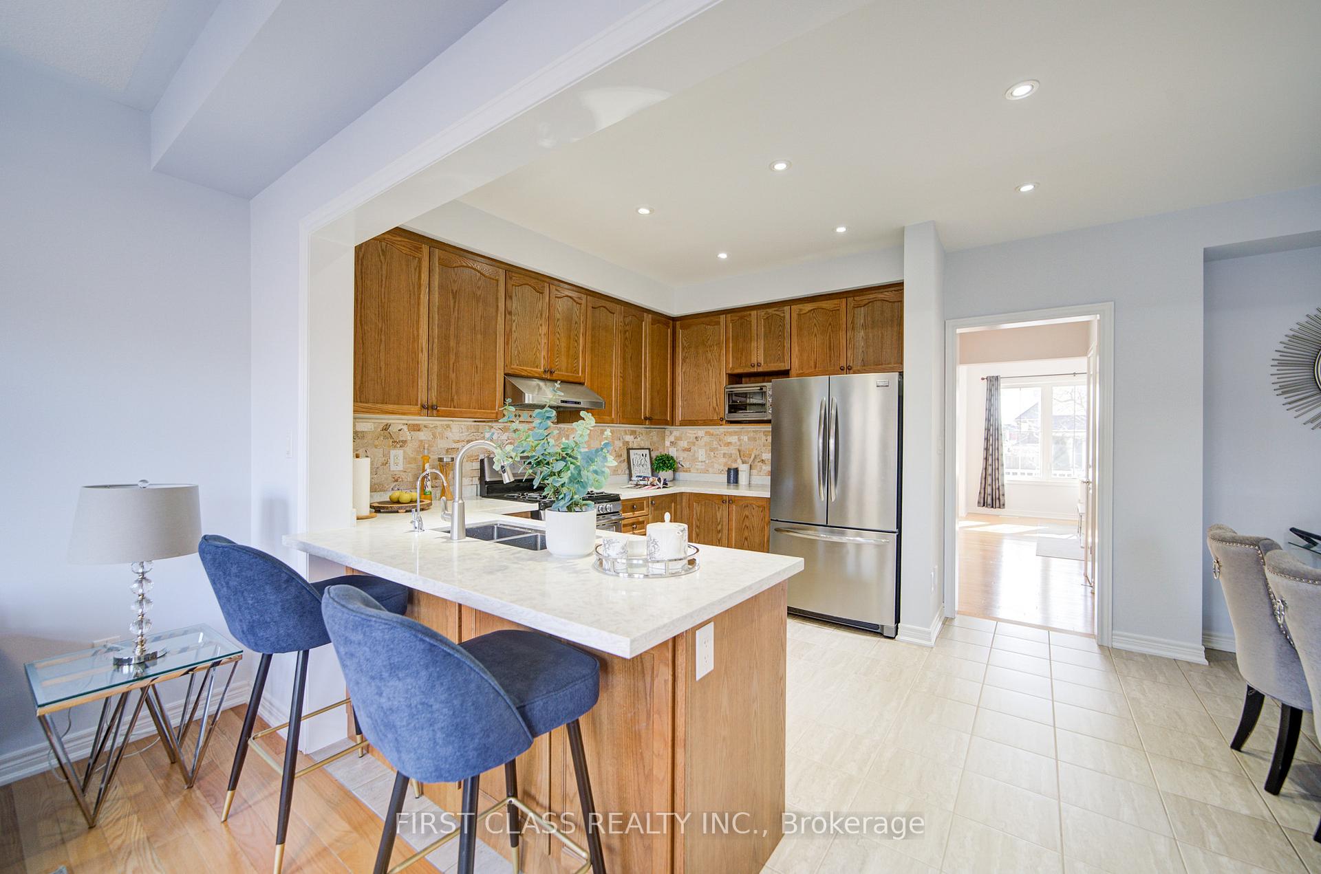 Photo 5 of 126 Cornwall Drive, Markham, Cornell — HOMEH