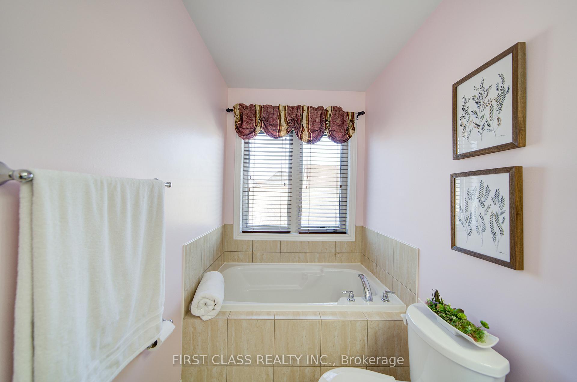 Photo 34 of 126 Cornwall Drive, Markham, Cornell — HOMEH