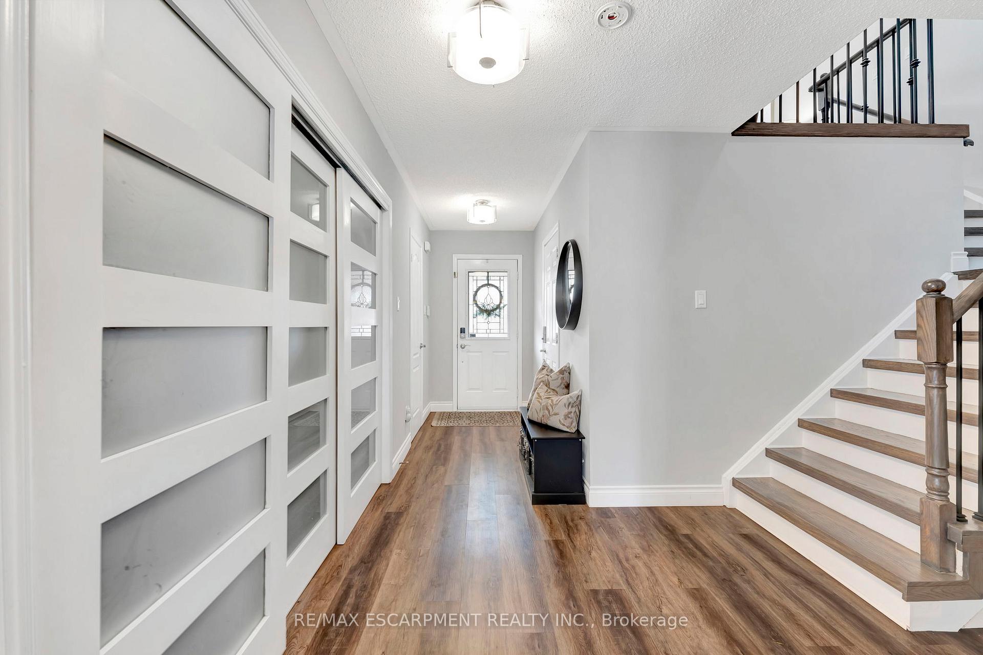 Photo 21 of 112 Harnesworth Crescent, Hamilton, Waterdown — HOMEH