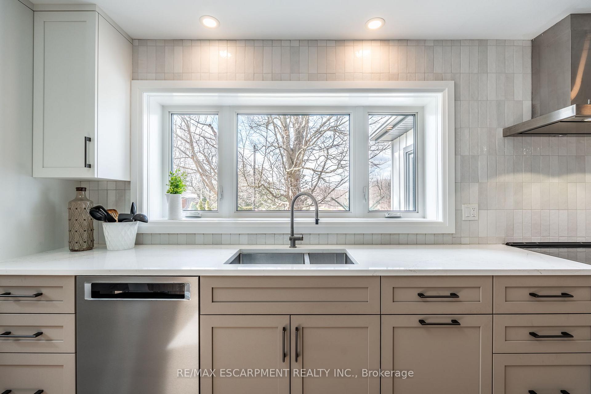 Photo 11 of 88 Concession 7 Road E, Hamilton, Rural Flamborough — HOMEH