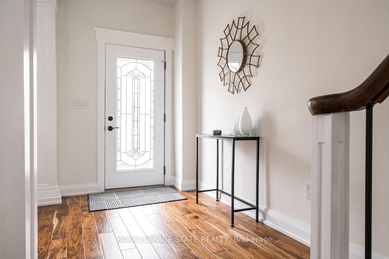 Photo 4 of 396 Charlton Avenue W, Hamilton, Kirkendall — HOMEH