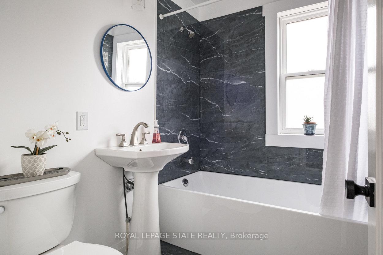 Photo 13 of 396 Charlton Avenue W, Hamilton, Kirkendall — HOMEH