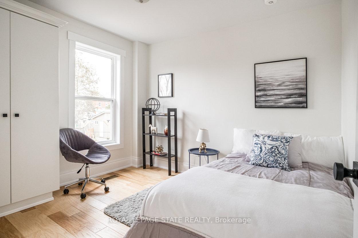 Photo 23 of 396 Charlton Avenue W, Hamilton, Kirkendall — HOMEH