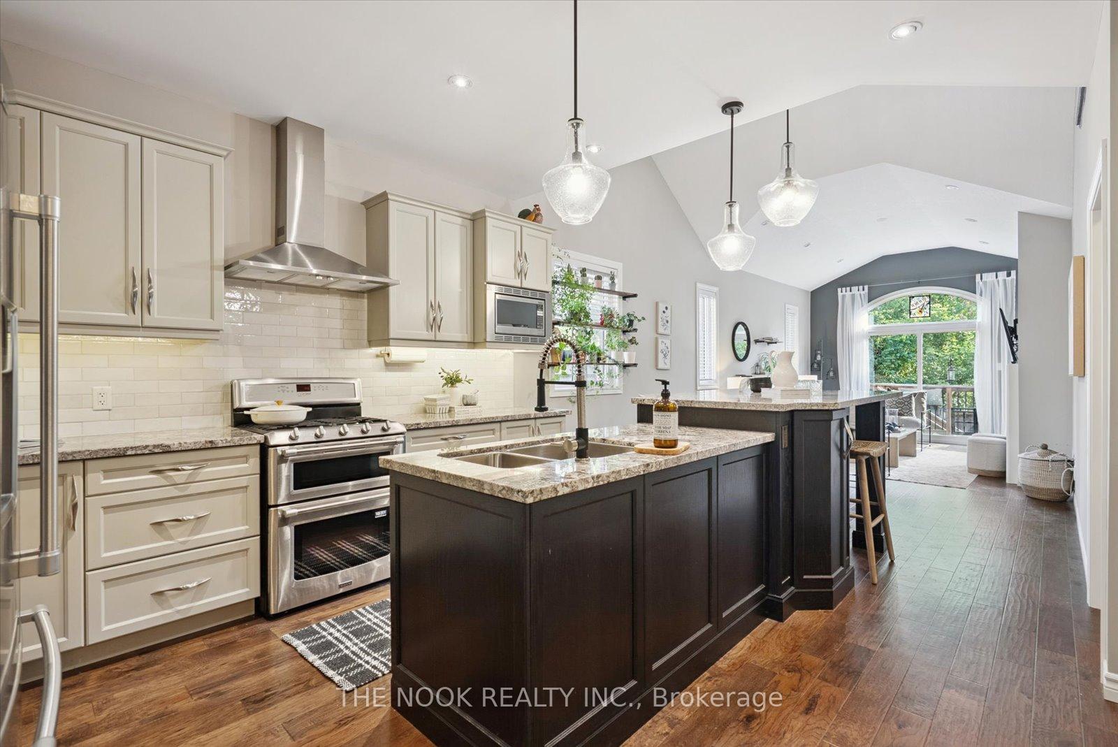 Photo 6 of 18 Mahaffy Place, Clarington, Courtice — HOMEH