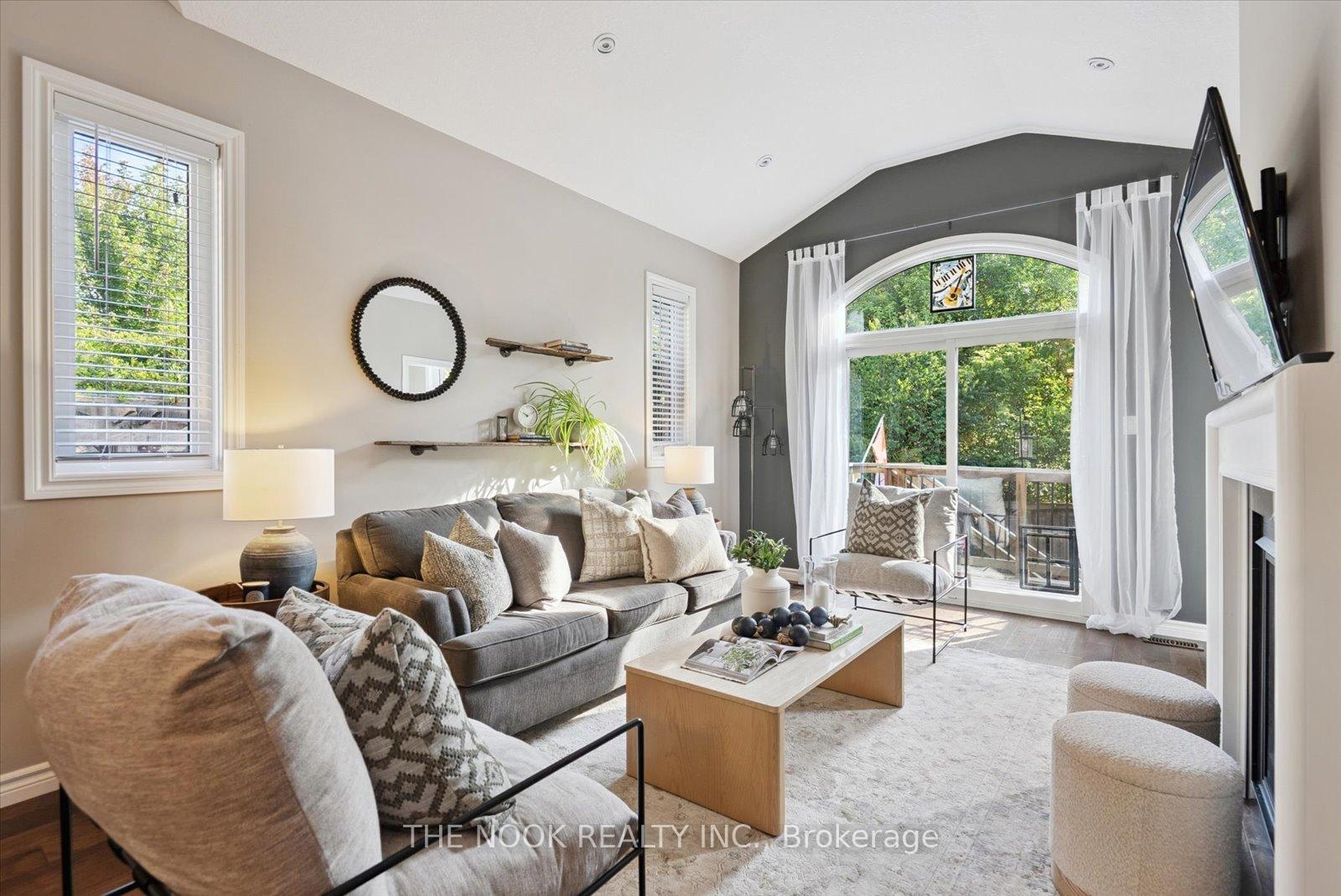 Photo 8 of 18 Mahaffy Place, Clarington, Courtice — HOMEH